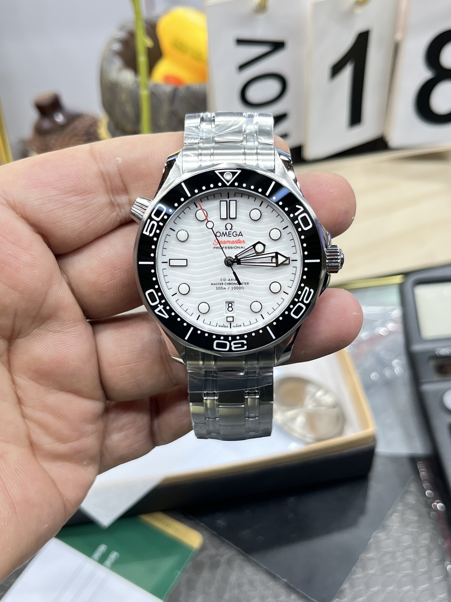 오메가 씨마스터 다이버 300M 42mm 화이트 남성 다이버 자동 기계식 스틸브레이슬릿 VS공장 시계 레플리카 44599
