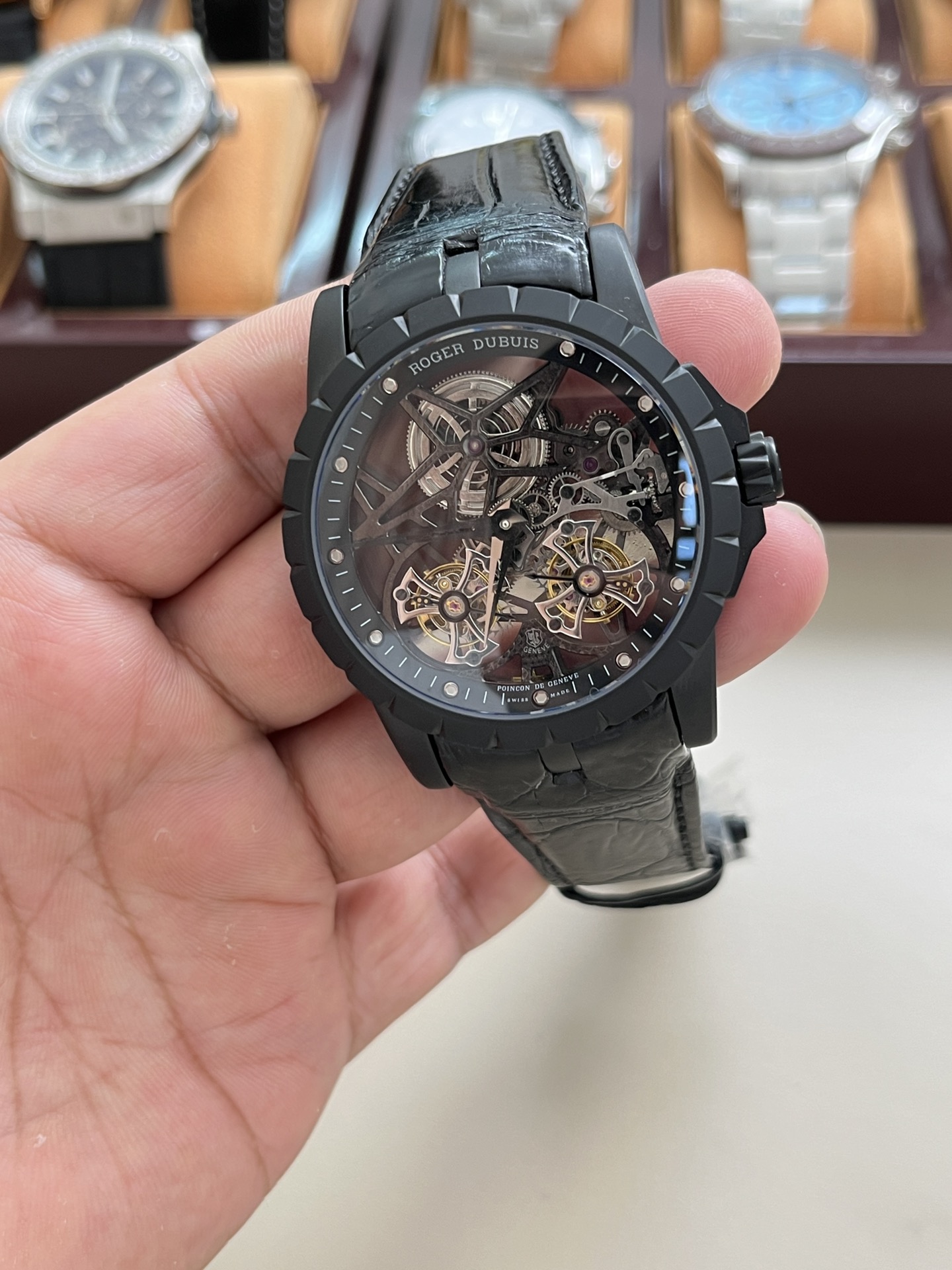 로저드뷔 엑스칼리버 더블 플라잉 투르비용 수동 시계 이미지 4