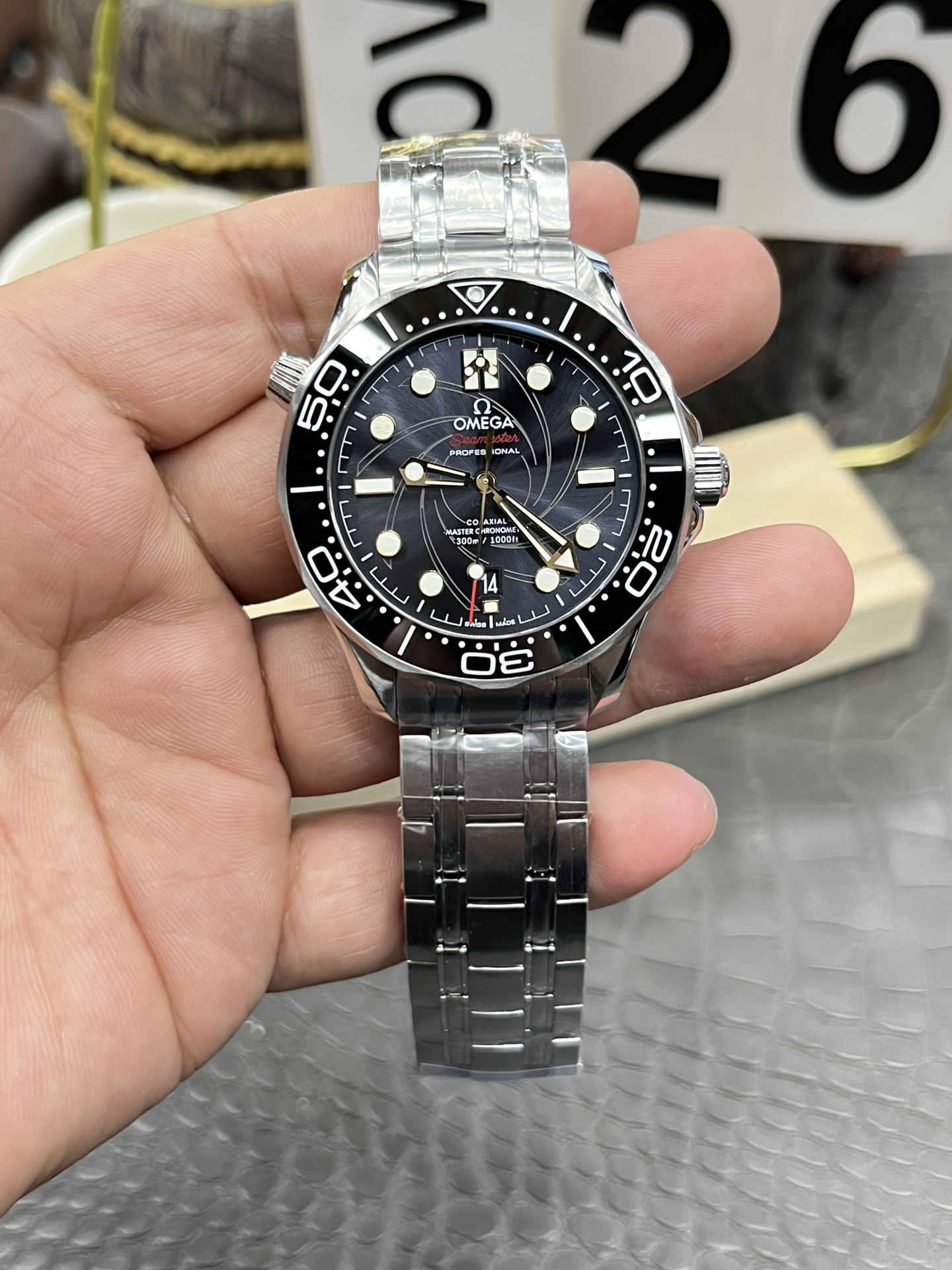 오메가 씨마스터 300 제임스 본드 50주년 42mm 남성 다이버 자동 기계식 스틸브레이슬릿 한정판 VS공장 시계 레플리카 44594