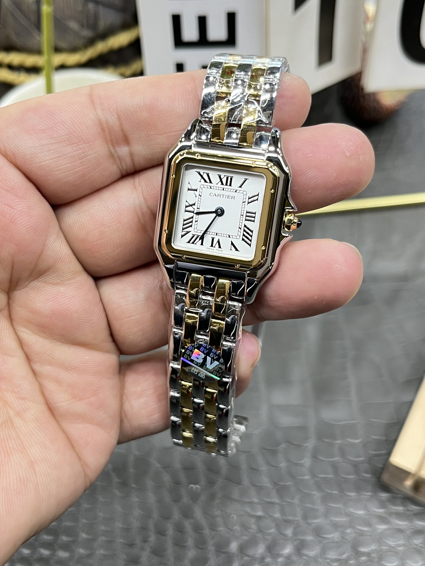 Cartier 卡地亚猎豹系列/27mm*37mm中号/瑞士朗达石英机芯