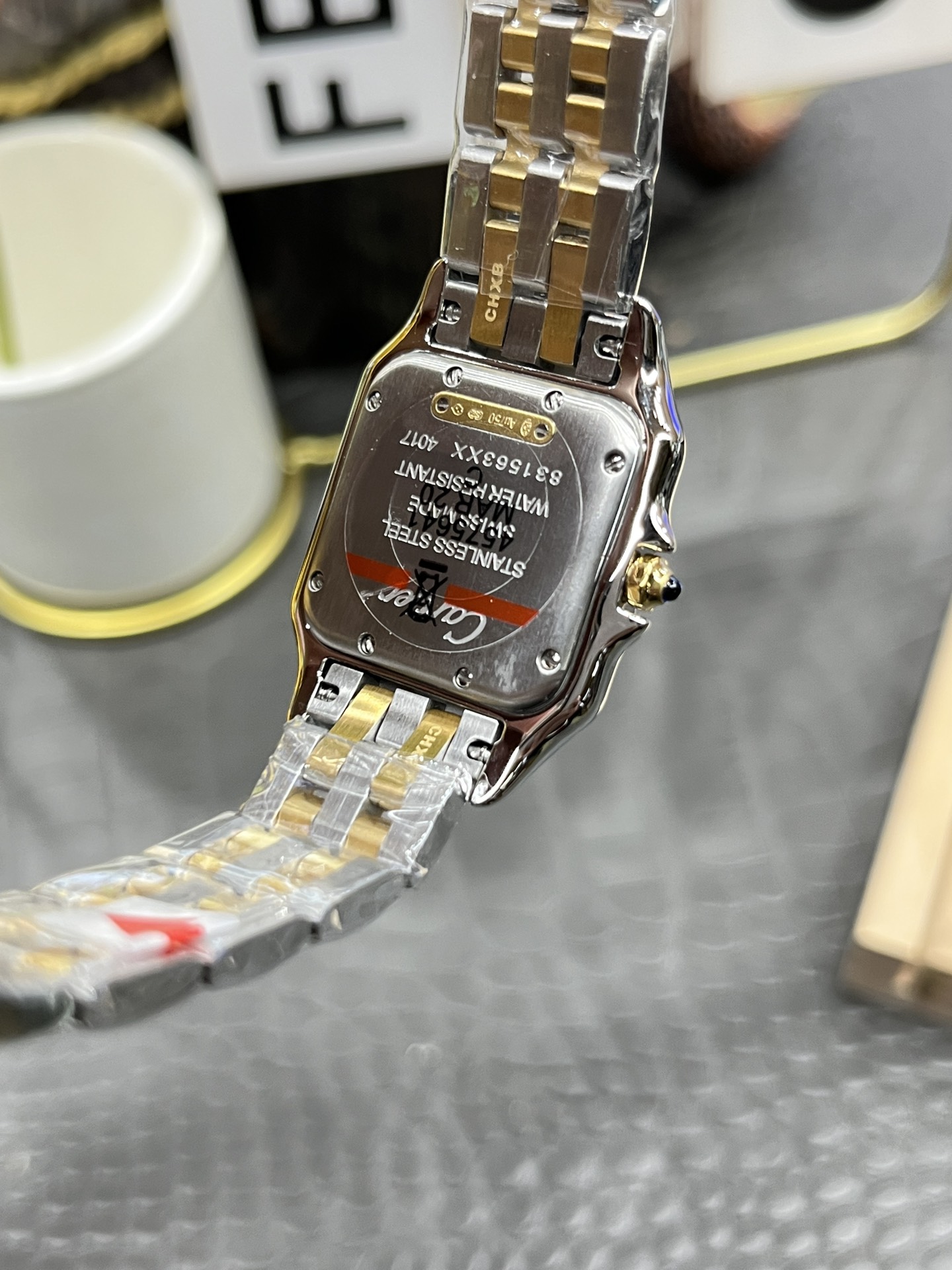 Cartier 卡地亚猎豹系列/27mm*37mm中号/瑞士朗达石英机芯