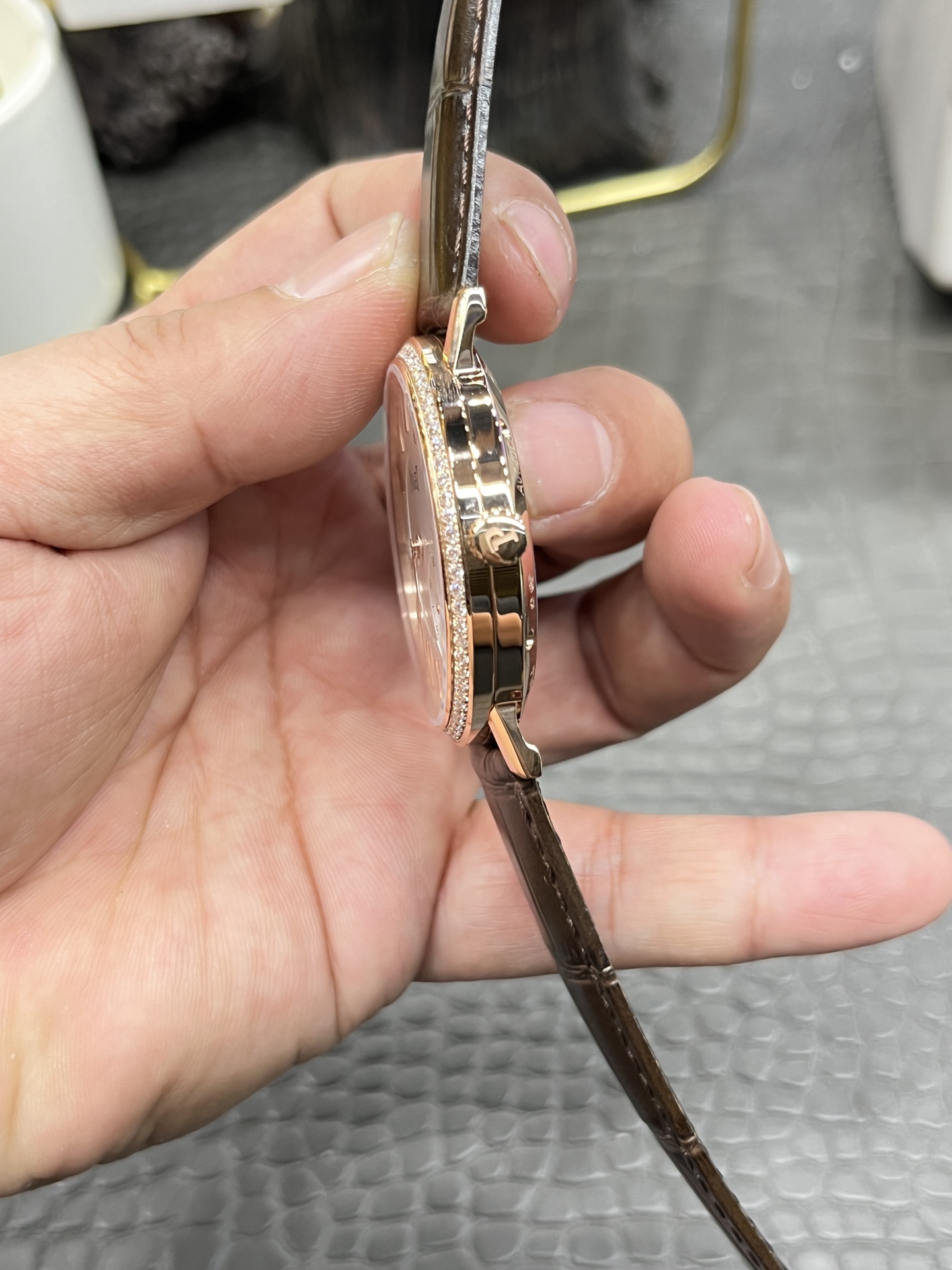 Artiplano Series G0A37138: Super Thin Automatic Watch with Pearl Dial - 图片 6