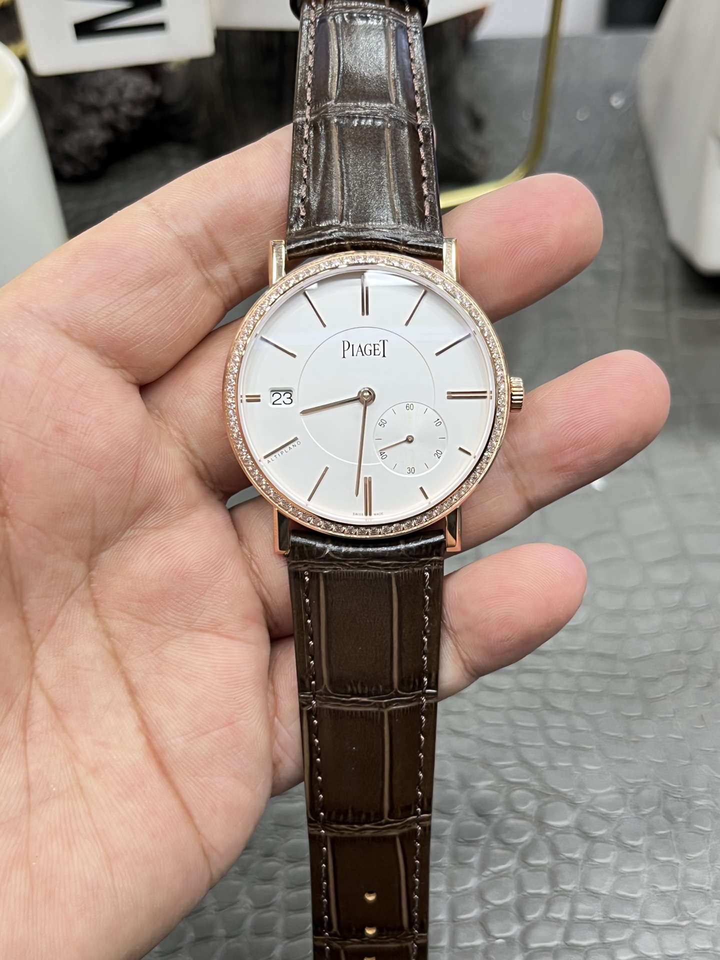 Artiplano Series G0A37138: Super Thin Automatic Watch with Pearl Dial - 图片 1