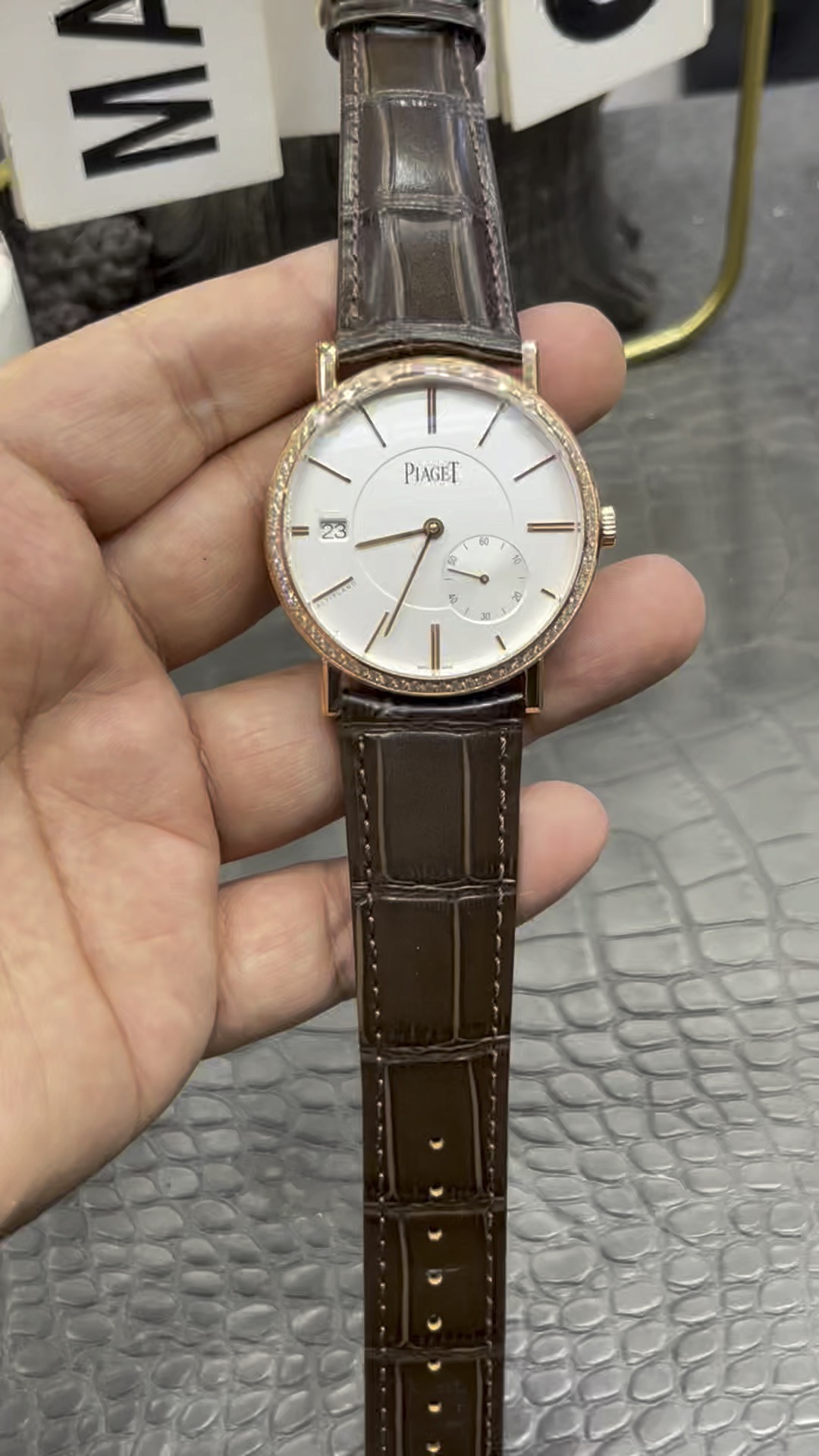 Summary: YL Count Altiplano G0A37138 2 1/2/43mm Super Thin/Stair City 9015 Automatic Watch