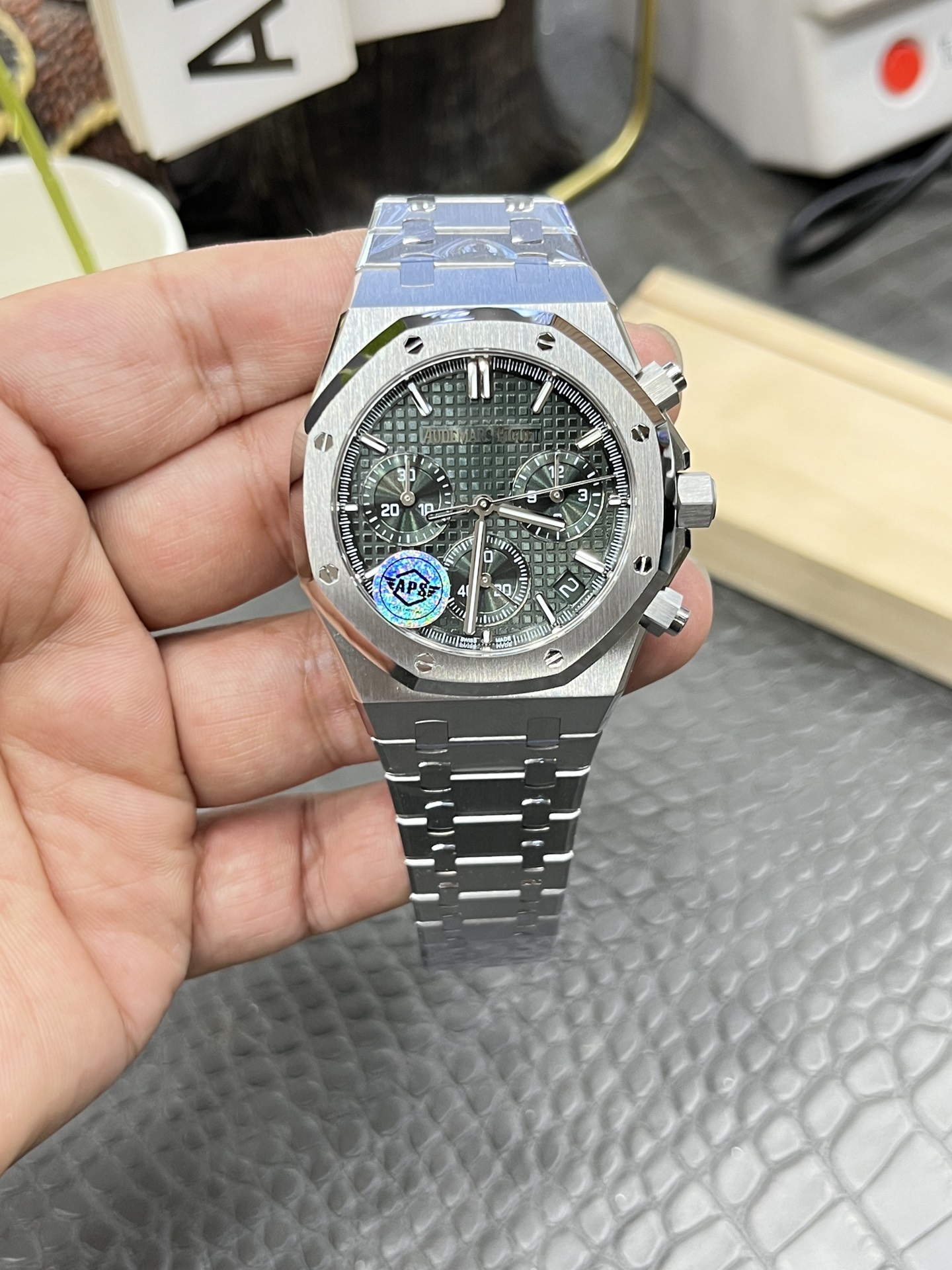 NO:158258,AS Audemars Piguet Royal Oak 26240 Flyback Timer Full Function Series/41mm White Steel Green Surface/Equipped with original mold opening custom Cal.4401 fully automatic integrated machinery,,audemars19860909AS爱彼皇家家橡树26240飞返计时全功能系列/41mm白钢绿面/ 搭载原装开模定制Cal.4401全自动一体机械,,audemars,Watch