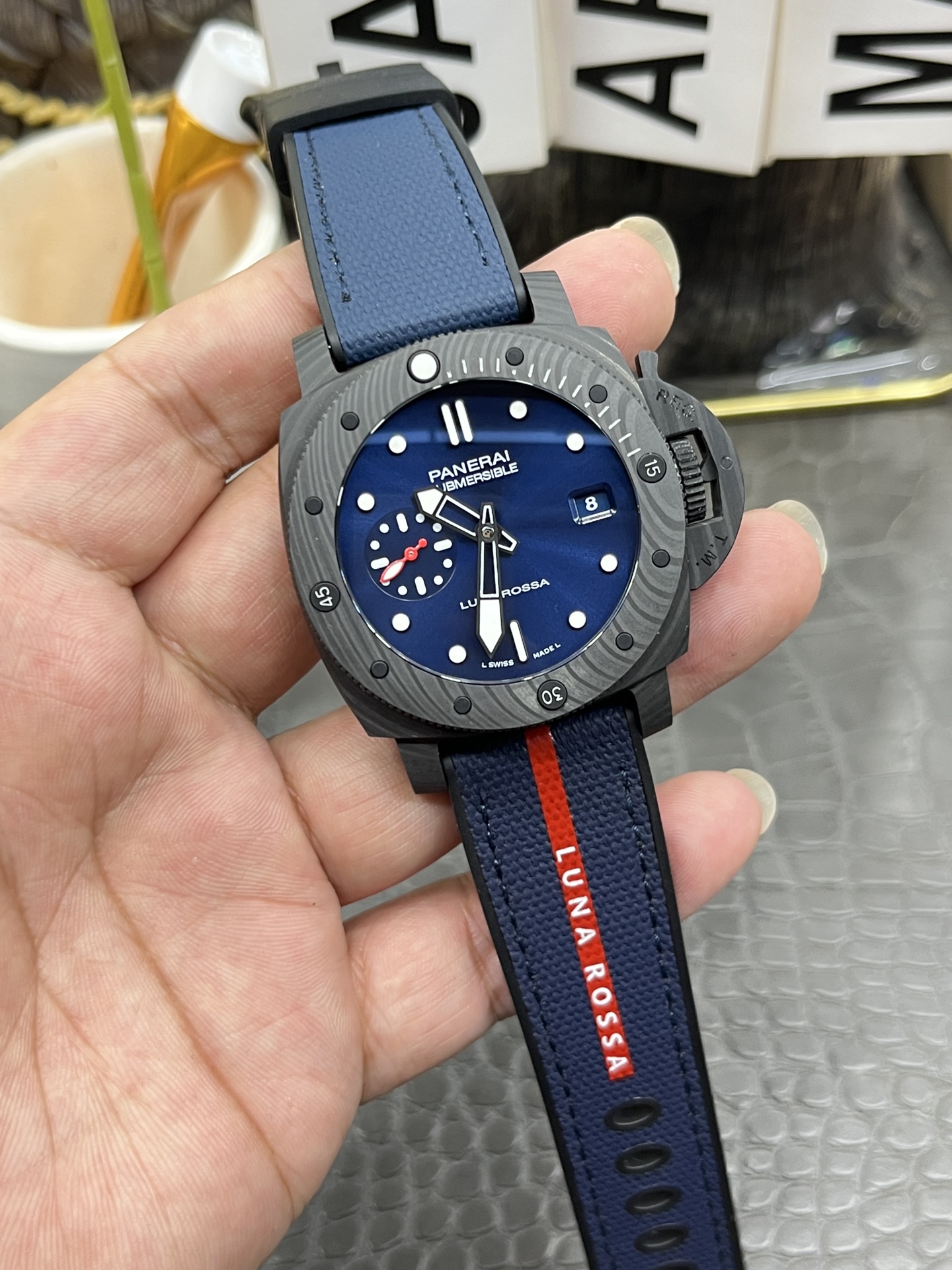 파네라이 PAM1563 카본 자동 시계 이미지 3