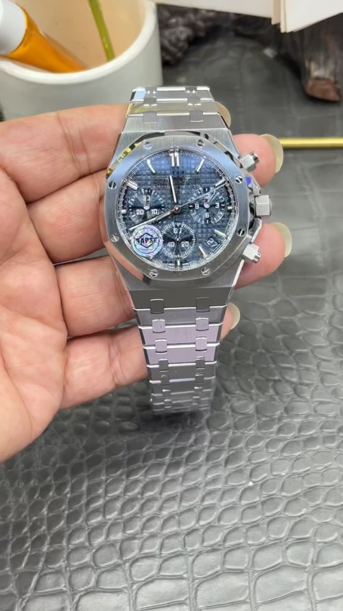 Royal Oak 26240 Flyback Chronograph 41mm White Steel Blue Dial Automatic Watch 3 Royal Oak 26240 Flyback Chronograph 41mm White Steel Blue Dial Automatic Watch