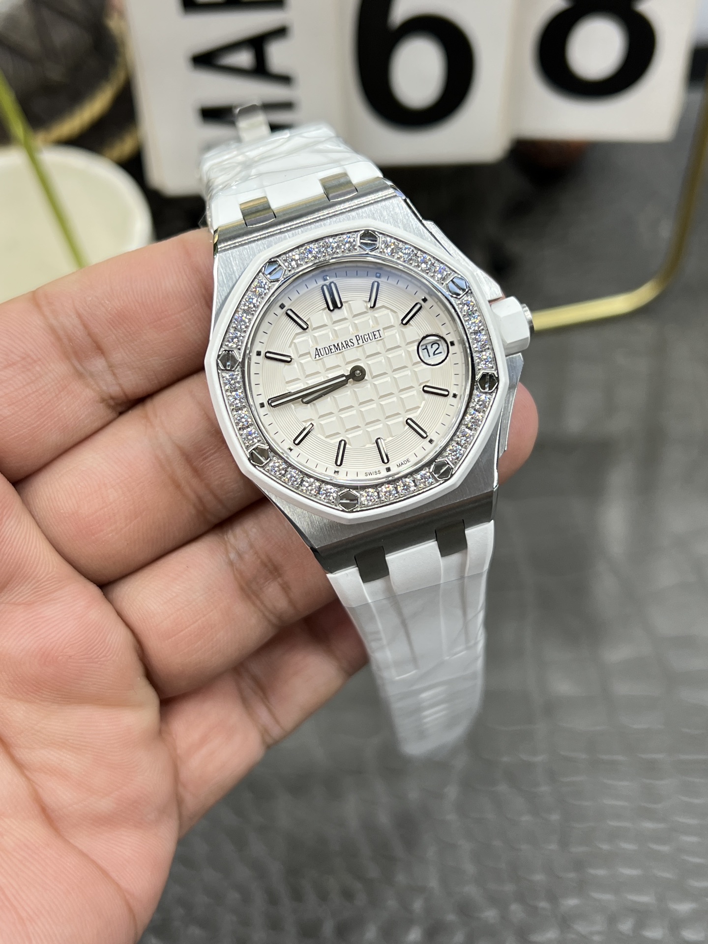 Audemars Piguet Royal Oak Offshore White Dial 67540SK 37mm Quartz Ladies Watch 2 i1749920298549 6965 0 1