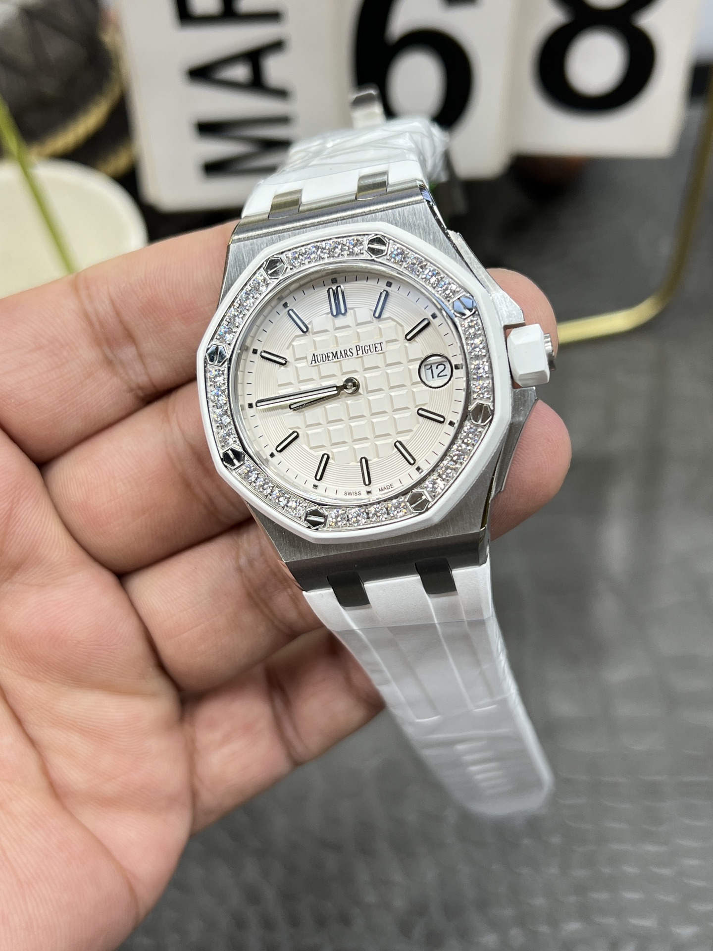 Audemars Piguet Royal Oak Offshore White Dial 67540SK 37mm Quartz Ladies Watch 5 i1749920300400 7623 0 4