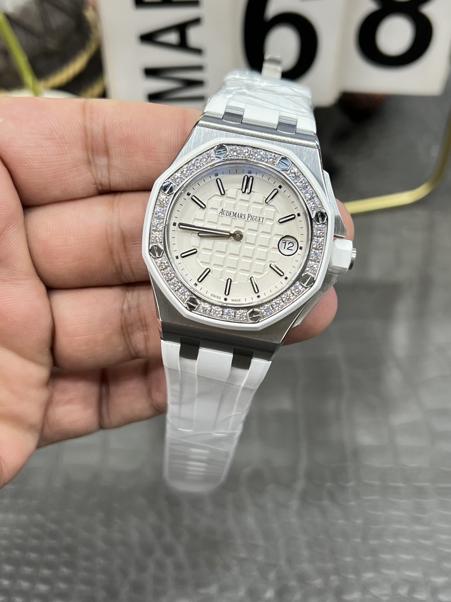 Audemars Piguet Royal Oak Offshore White Dial 67540SK 37mm Quartz Ladies Watch 3 i1749920300456 574 0 2