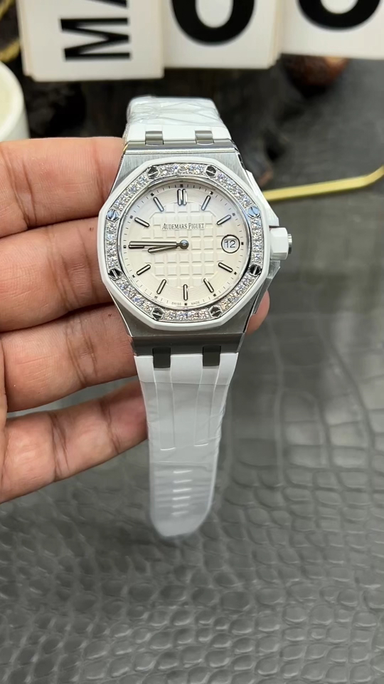 Audemars Piguet Royal Oak Offshore White Ladies Quartz Watch 67540SK 37mm 1 i1749921643799 9549 0 0