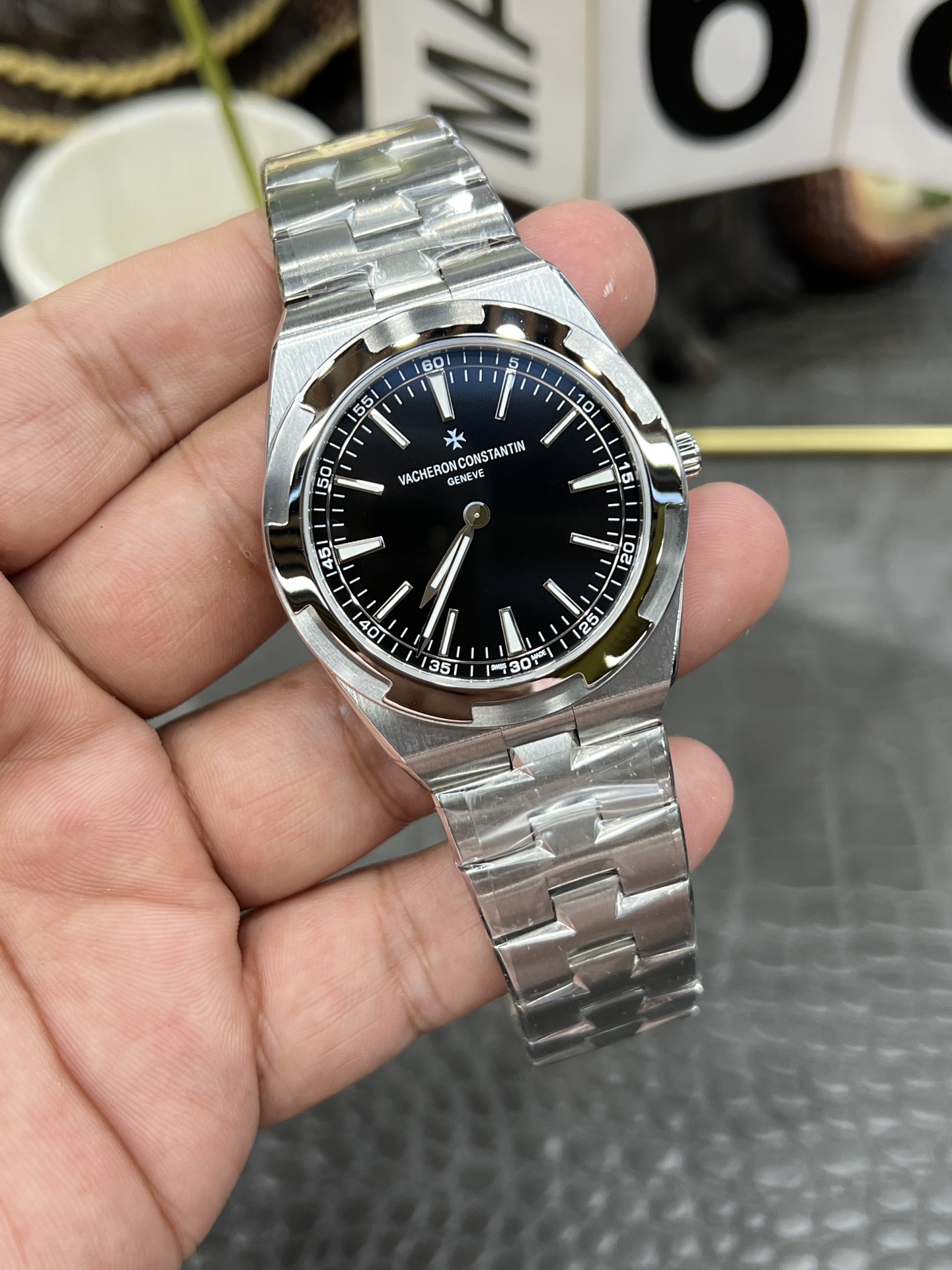 Vacheron Constantin Overseas Ultra-Thin Automatic Silver Stainless Steel Watch 2 i1750511260916 5401 0 1