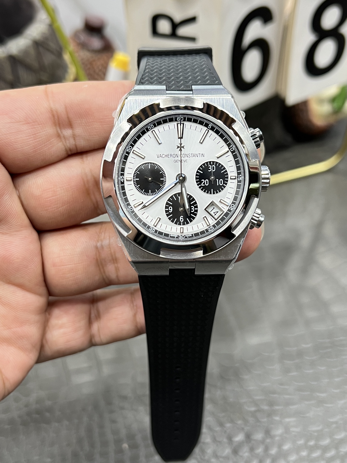 바쉐론 콘스탄틴 오버시즈0V 42mm 팬더 다이얼 크로노그래프 8F 공장 레플리카 43582