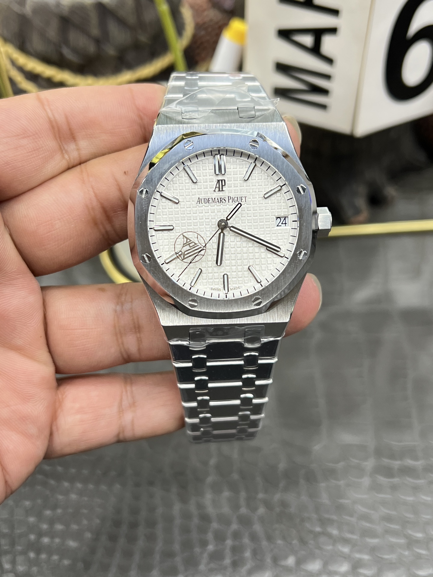 Audemars Piguet Royal Oak 15500 Series Automatic Silver Dial Watch 2 i1753261730648 9112 0 0