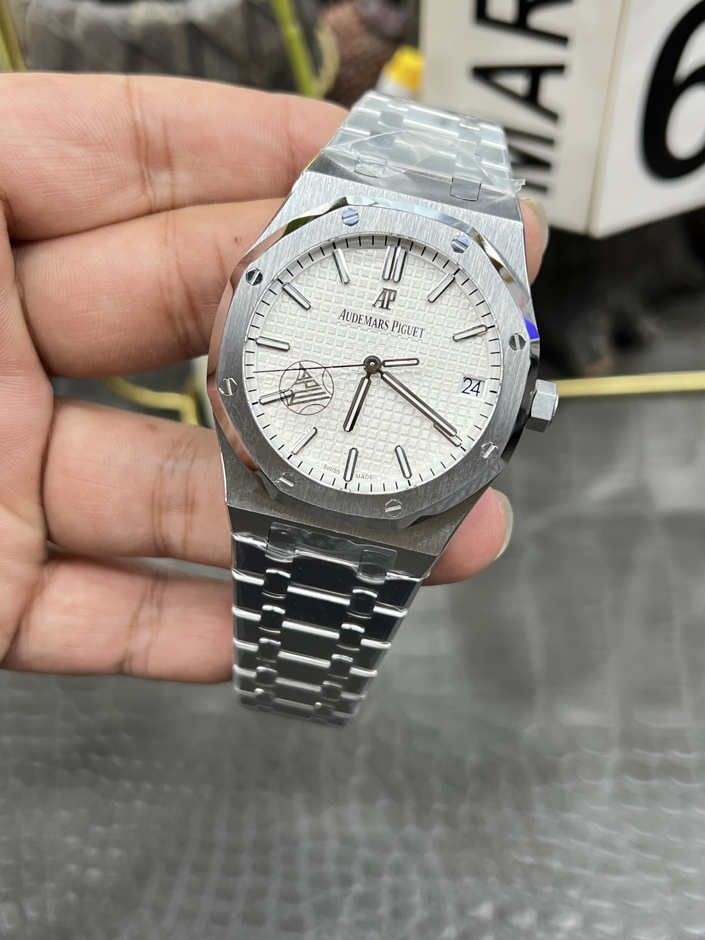 Audemars Piguet Royal Oak 15500 Series Automatic Silver Dial Watch 4 i1753261741998 9430 0 2