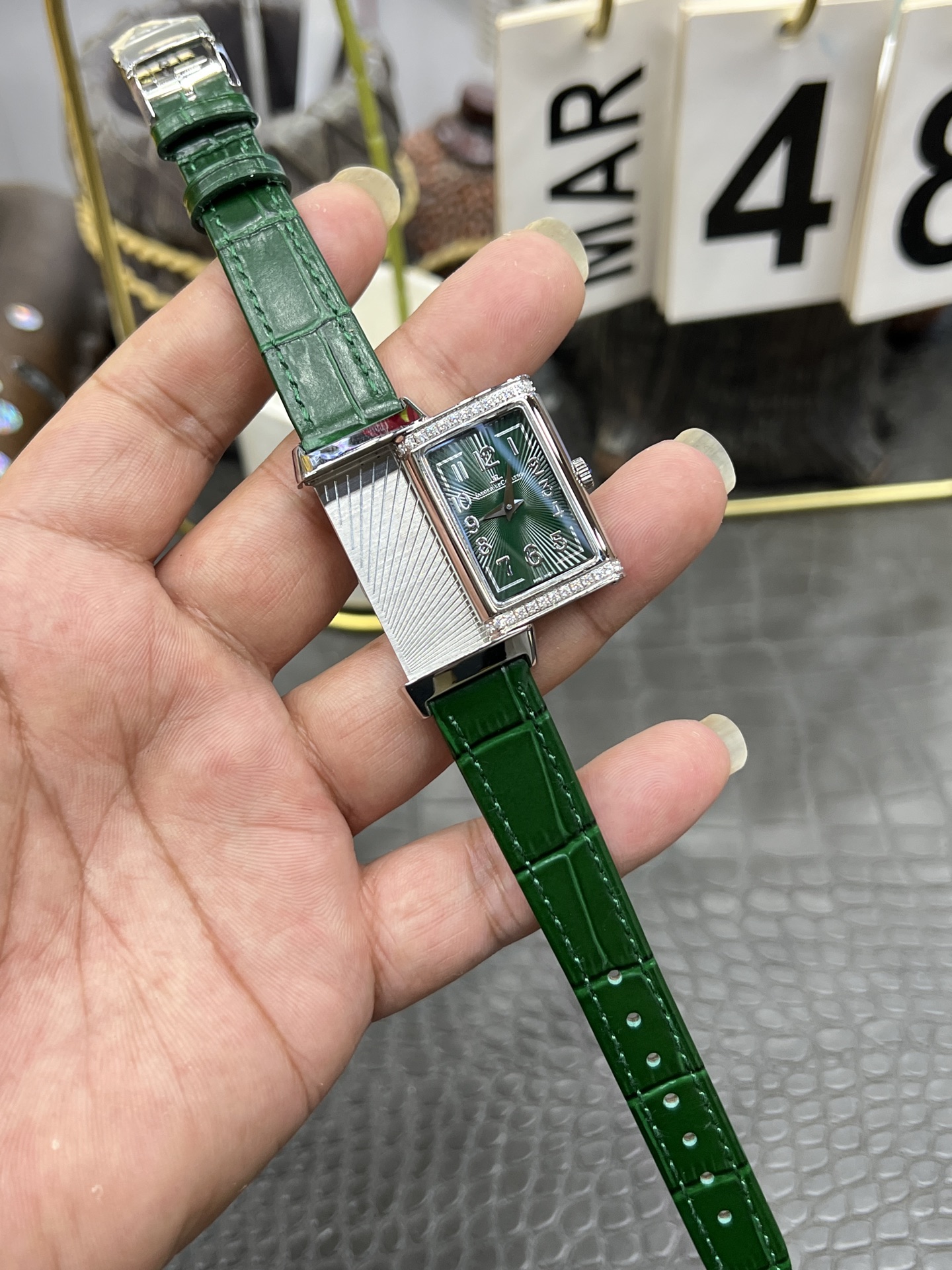 Jaeger-LeCoultre Reverso Quartz Ladies Watch Green Leather Strap 23mm x 34mm 9 i1754227881107 2664 0 8