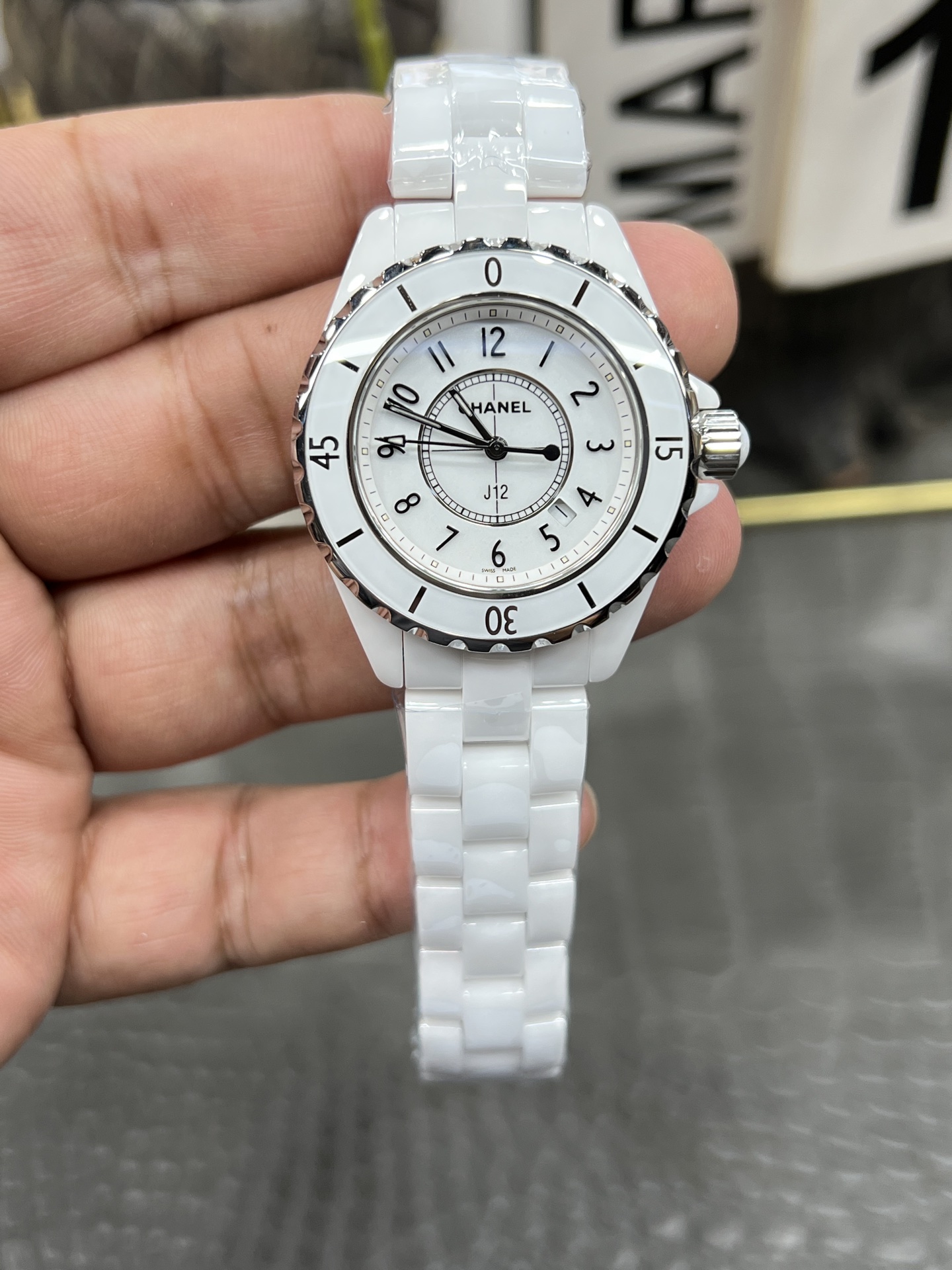 샤넬 J12 화이트 세라믹 33mm 론다 쿼츠 VS 공장 여성 시계 레플리카 44710