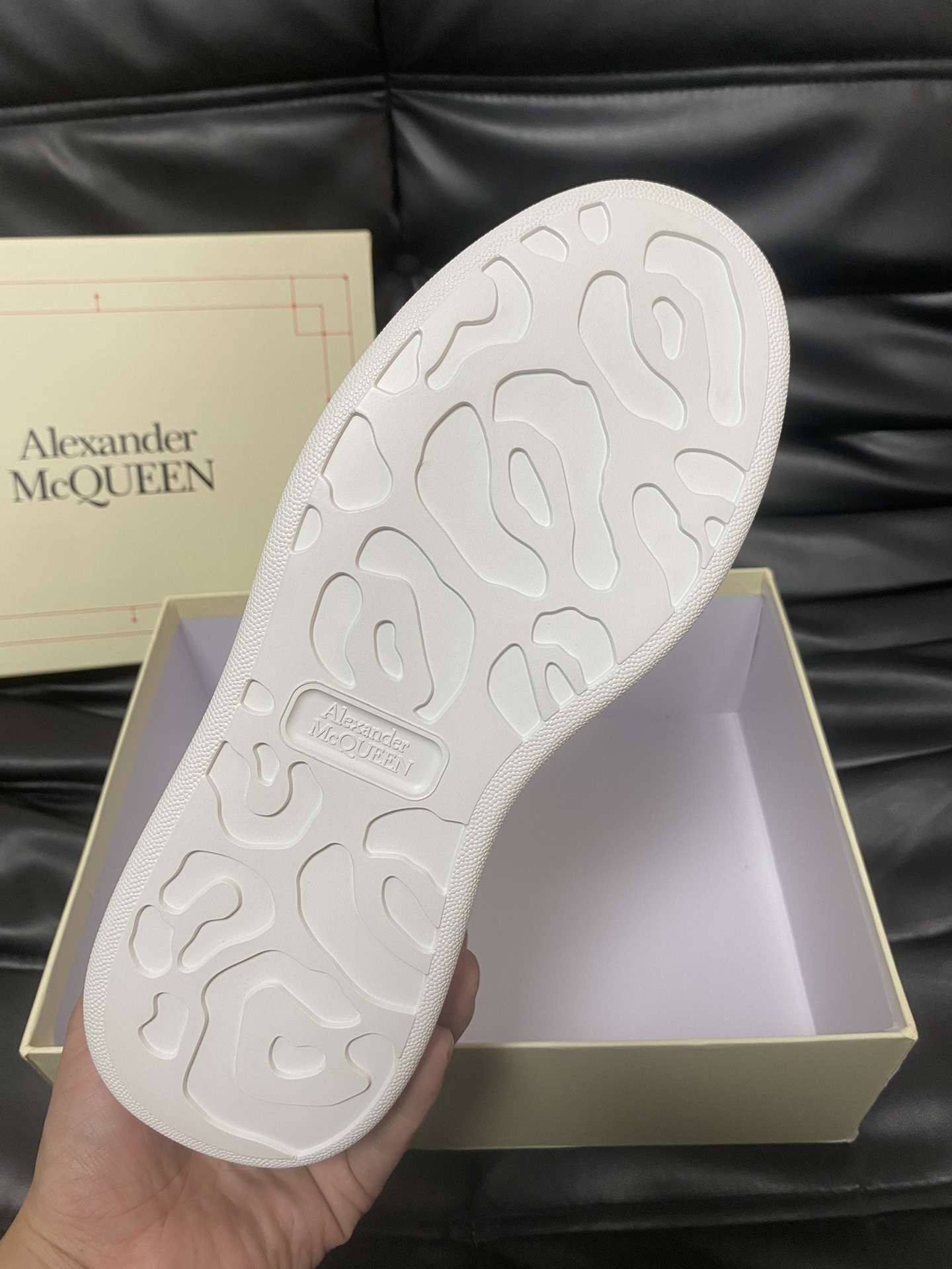 [ALEXANDER MQUEEN] Alexander McQueen P230 - Calidad de gama alta Original único con único - Parte su