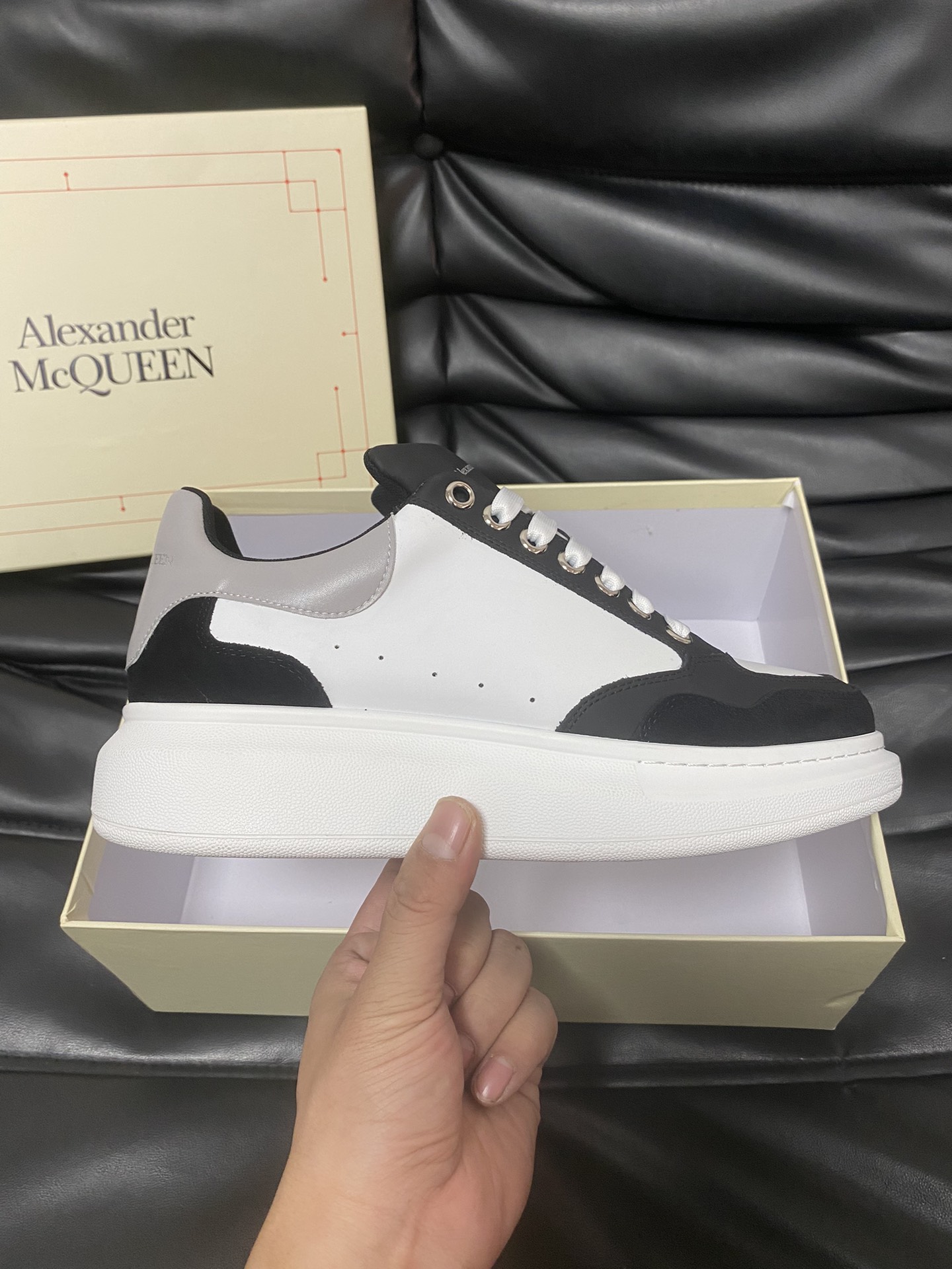 [ALEXANDER MQUEEN] Alexander McQueen P230 - Calidad de gama alta Original único con único - Parte su
