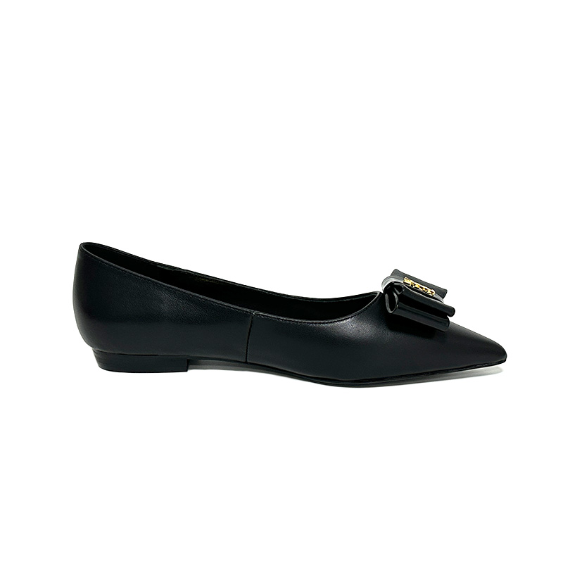, "Saint Laurent Saint Laurent" YSL popping plana pequeña puntera en punta zapatos individuales. ¡Su