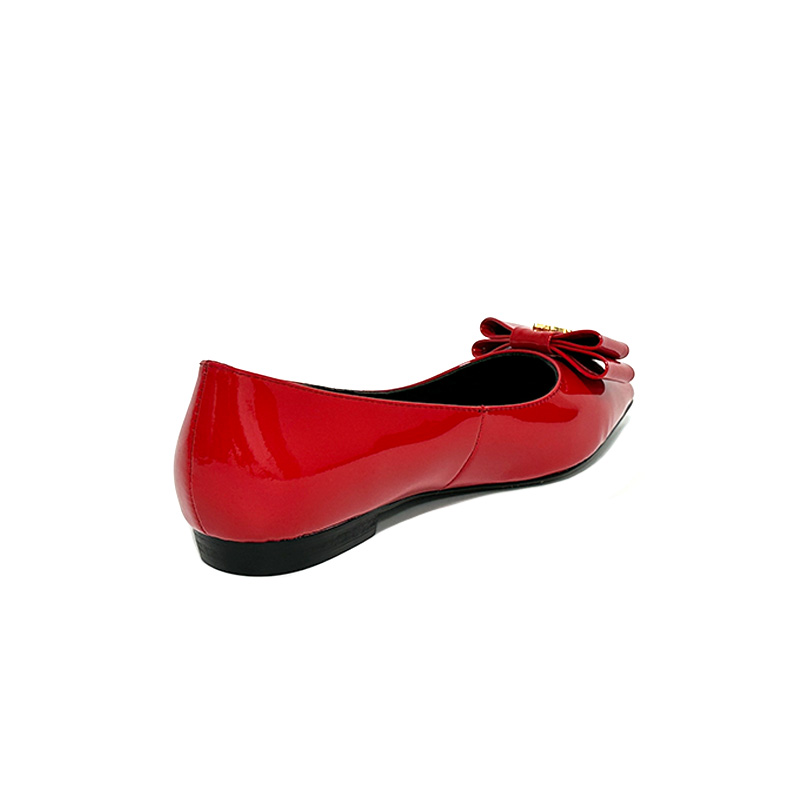 , "Saint Laurent Saint Laurent" YSL popping plana pequeña puntera en punta zapatos individuales. ¡Su