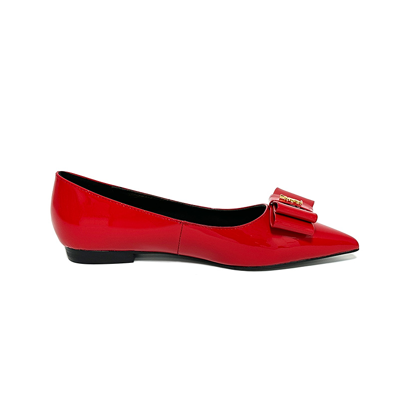 , "Saint Laurent Saint Laurent" YSL popping plana pequeña puntera en punta zapatos individuales. ¡Su