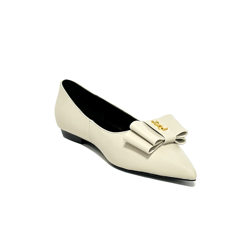 , "Saint Laurent Saint Laurent" YSL popping plana pequeña puntera en punta zapatos individuales. ¡Su