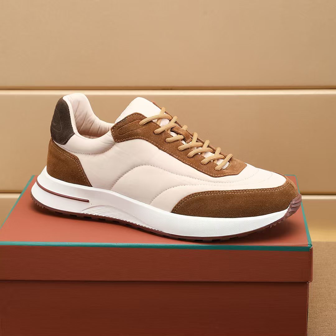 NO:729096,Factory [loro piana] new moccasin shoes are popular all over the world, and the official website is a hot seller. The upper is made of original fabric with first-layer cowhide, and the original rubber sole is a classic. The complicated craftsmanship process and carefully considered structure make the shoes light and soft, allowing you to walk comfortably and freely. Very suitable for summer wear. Size 38-45. (45 is customized and non-refundable), loro piana, cowhide19860909工厂【loro piana】新款莫卡辛鞋潮爆全球,官网火爆热卖,鞋面采用原版布料搭配头层牛皮制成,原版橡胶鞋底,经典之作.繁复的匠艺工序、精心考究的结构,令鞋款轻盈而柔软,让您行走舒适自如.非常适合夏季穿着. 码数38-45.（45定做不退换）,,loro piana,cowhide,Men's shoes