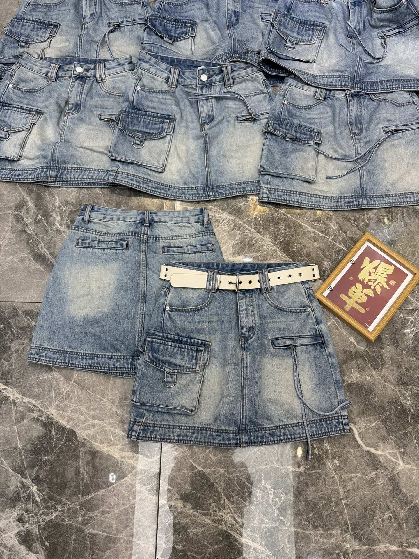 High-End Women’s Outfits with F-Packed Household Goods for Circle of Friends. - 图片 1
