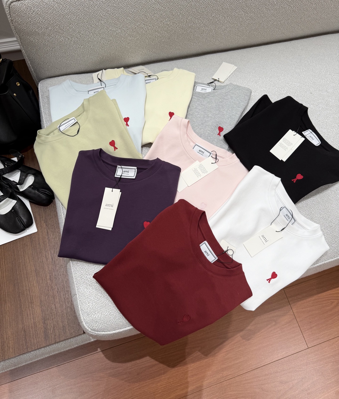 Embroidered Logo T-shirts: Lightweight and Stylish for Summer Wear - 图片 9