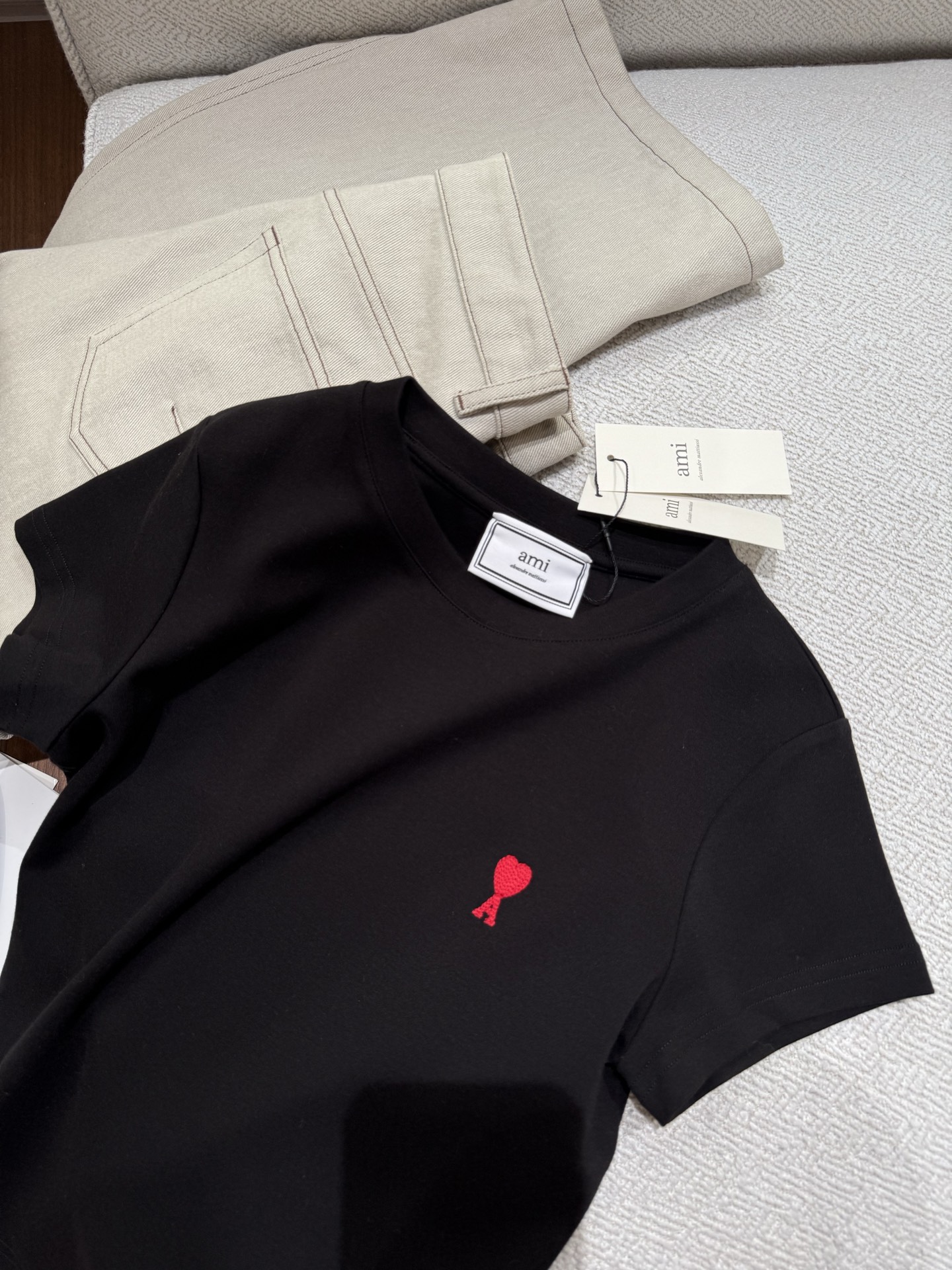 Embroidered Logo T-Shirts: Lightweight and Stylish for Summer Comfort - 图片 6