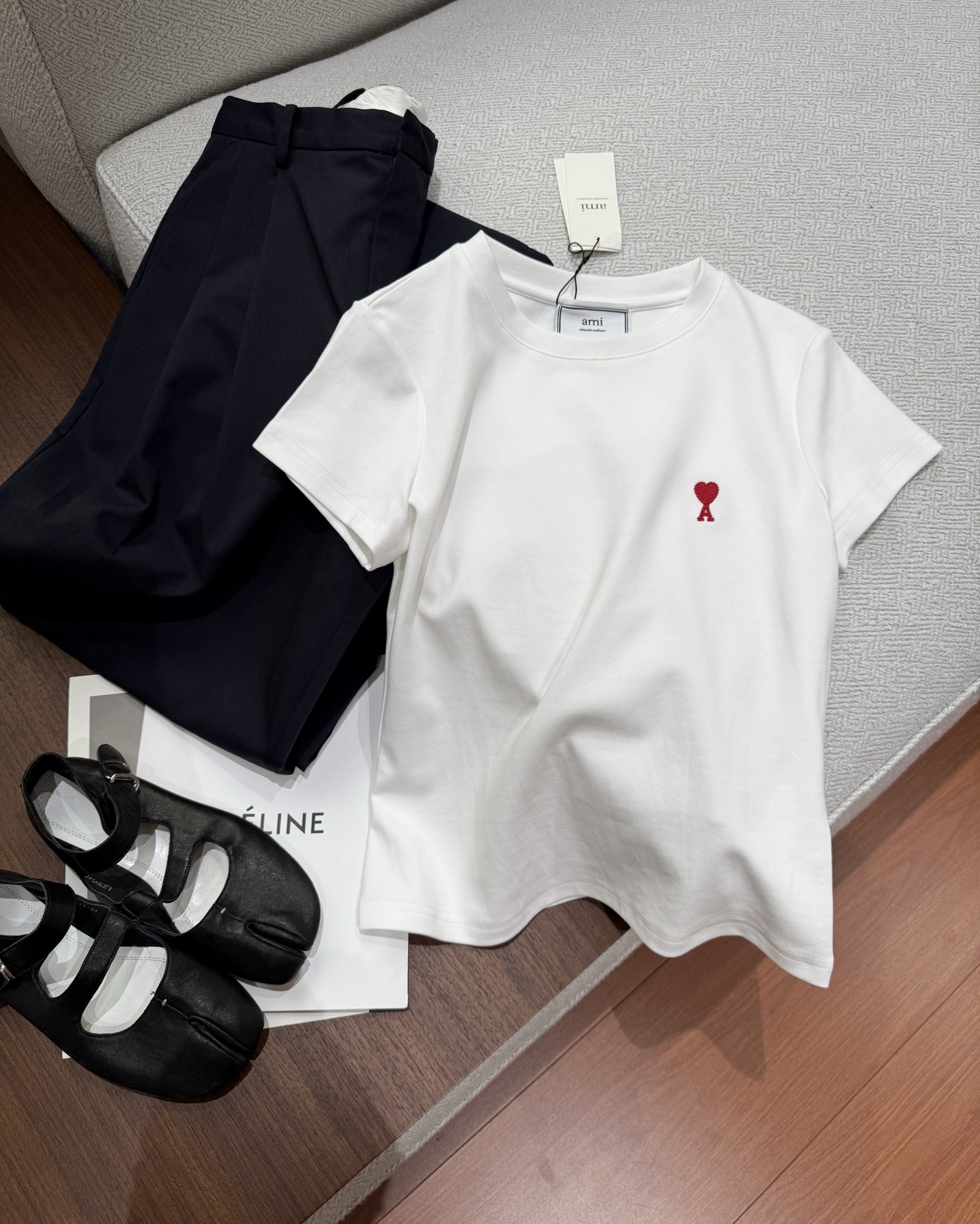 Embroidered Logo T-shirts: Lightweight and Stylish Summer Essential in Various Sizes - 图片 2
