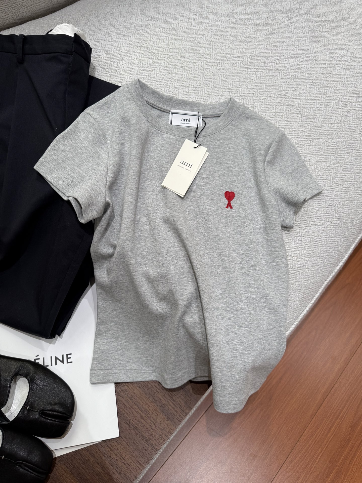 Embroidered Logo T-shirts: Lightweight and Stylish for Summer Wear - 图片 2