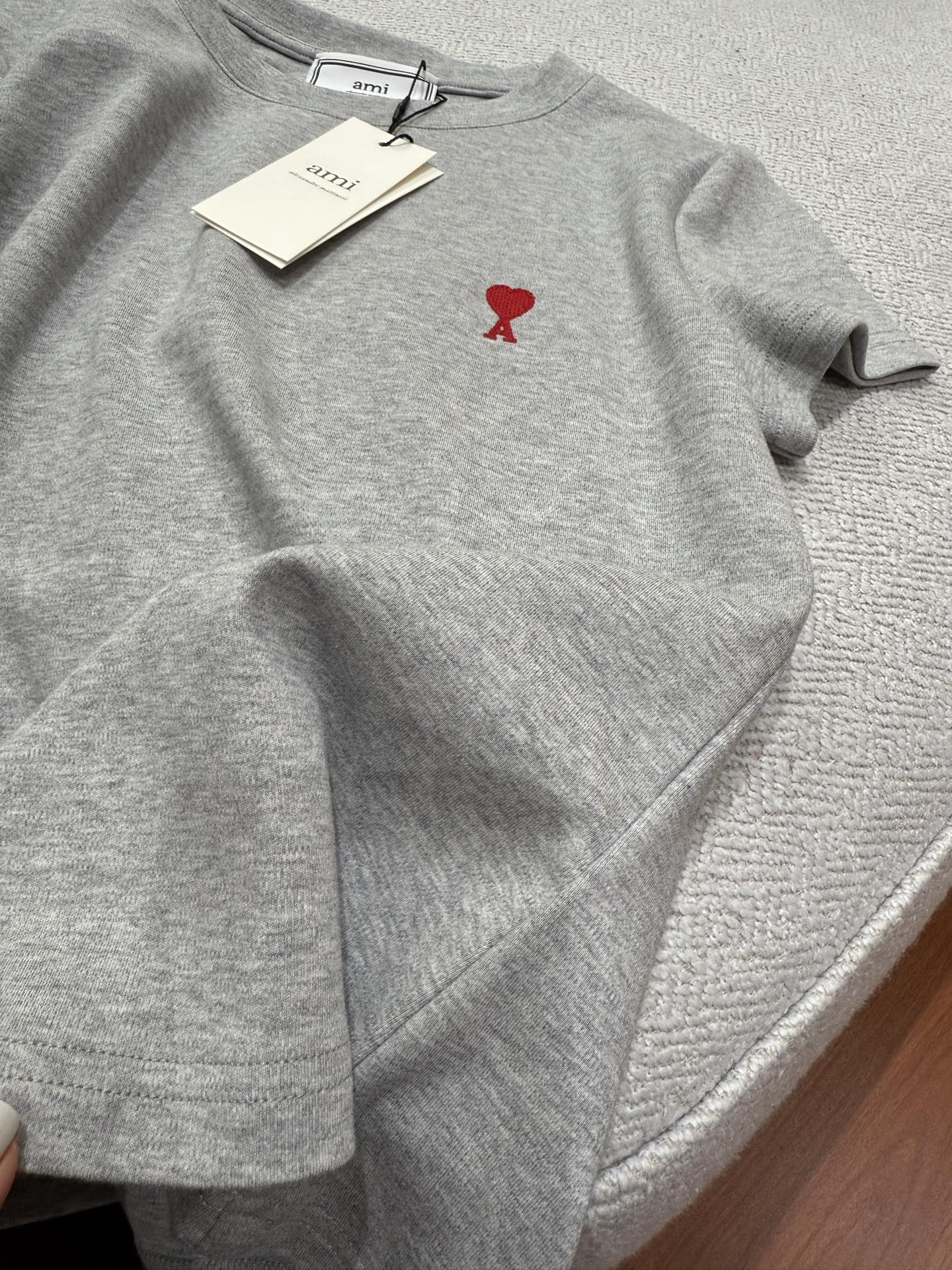 Embroidered Logo T-shirts: Lightweight and Stylish for Summer Wear - 图片 4