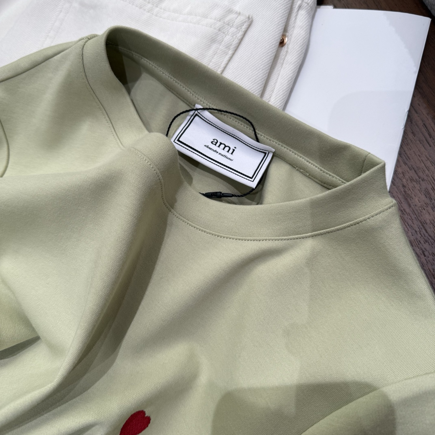 Stylish Embroidered T-shirts for Women: Lightweight and Breathable, Perfect for Summer - 图片 3