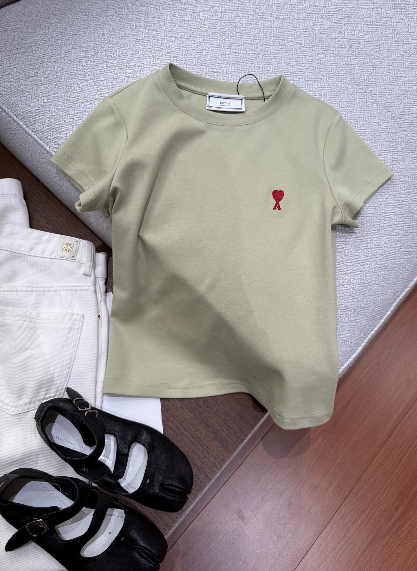 Stylish Embroidered T-shirts for Women: Lightweight and Breathable, Perfect for Summer - 图片 2