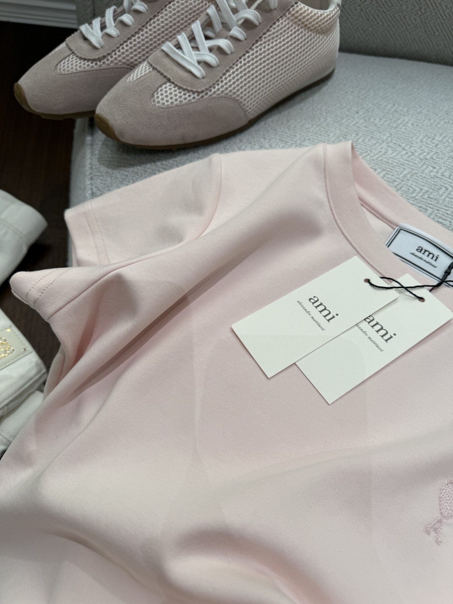 Embroidered Logo T-shirts: Lightweight and Breathable for Summer Comfort - 图片 6