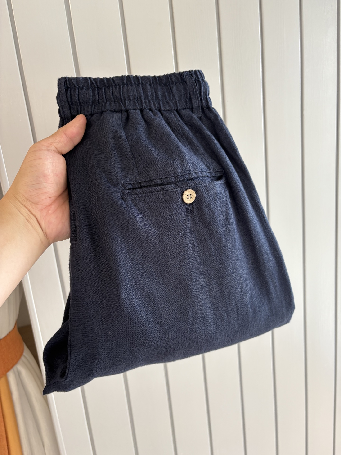 NO:475541,L, spring and summer embroidery logo % full hemp fashion casual pants pants Uncontrollable creation dynamic and attractive, perfect dress makes fashionable business casual easy to break. Natural fine fiber rain dew thread + silk fiber blended material, made of golden ratio combed textile, very light and soft texture, with moisture absorption and heat dissipation and breathability, cool and wide. Neat threading sewing, elastic drawstring waist + embroidery logo decoration opens a new perspective of modern and fashionable seasoning luxury. M-3XL; 006, gold, alexander wang19860909L、春夏刺绣标识 ％全麻时尚休闲裤 裤子 无节制的创造动感兼具吸引力,完美着装让时尚商务休闲轻而易举的攻破. 天然细纤维雨露麻料＋丝质纤维混纺材质,黄金比例精梳纺织而成,质地非常轻盈轻薄柔软,具有吸湿散热与透气的效果,凉爽挺阔. 工整的走线缝制,弹力抽绳腰间＋刺绣标识装饰开启现代时尚的调味剂奢华的新视角. M-3XL；006,,gold,alexander wang,Men's clothing