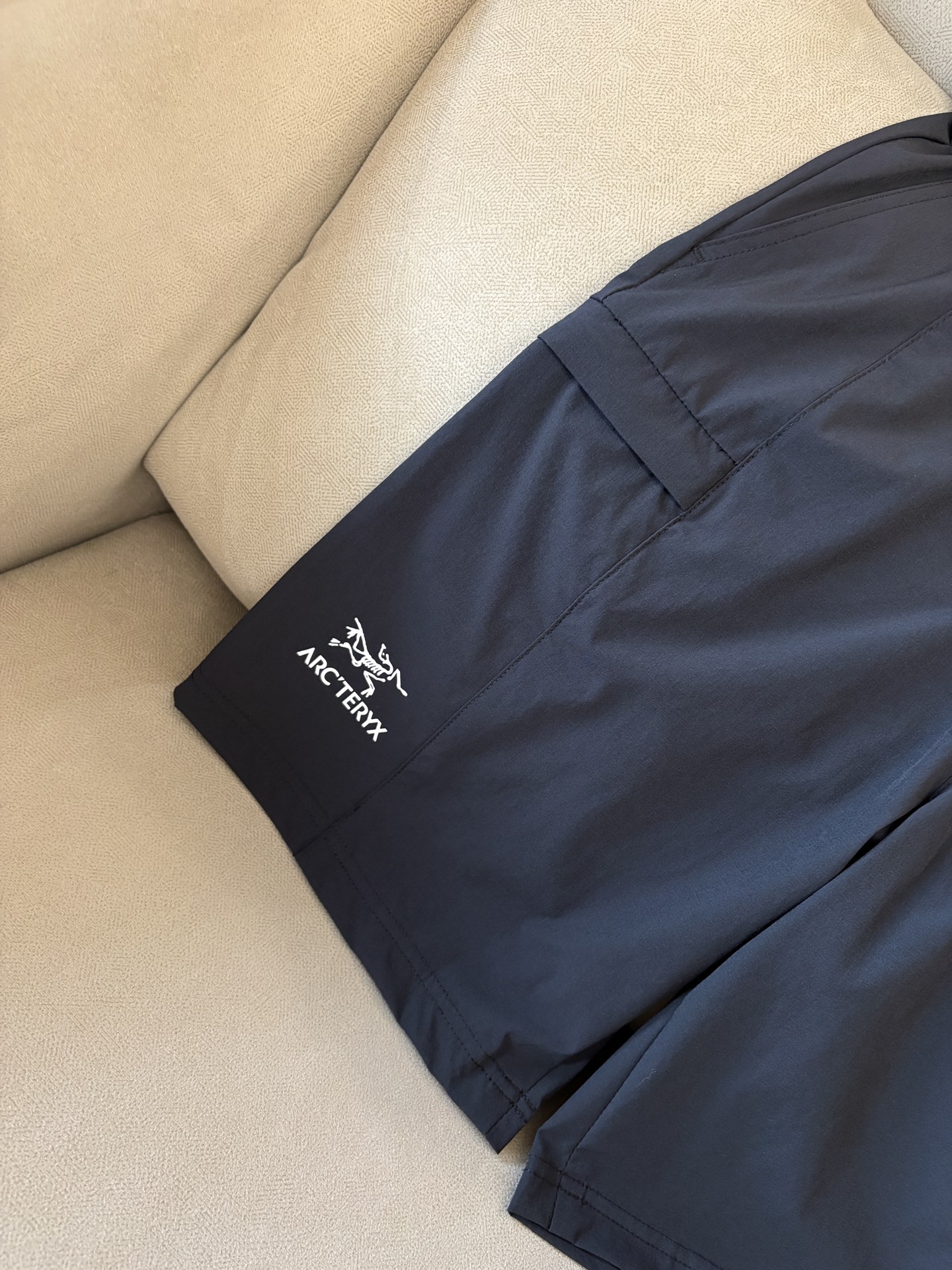 始祖2025夏季新款 短裤 休闲裤，专柜定制面料 透气舒适度高，细节无可挑剔，品牌元素设计理念，体现品质