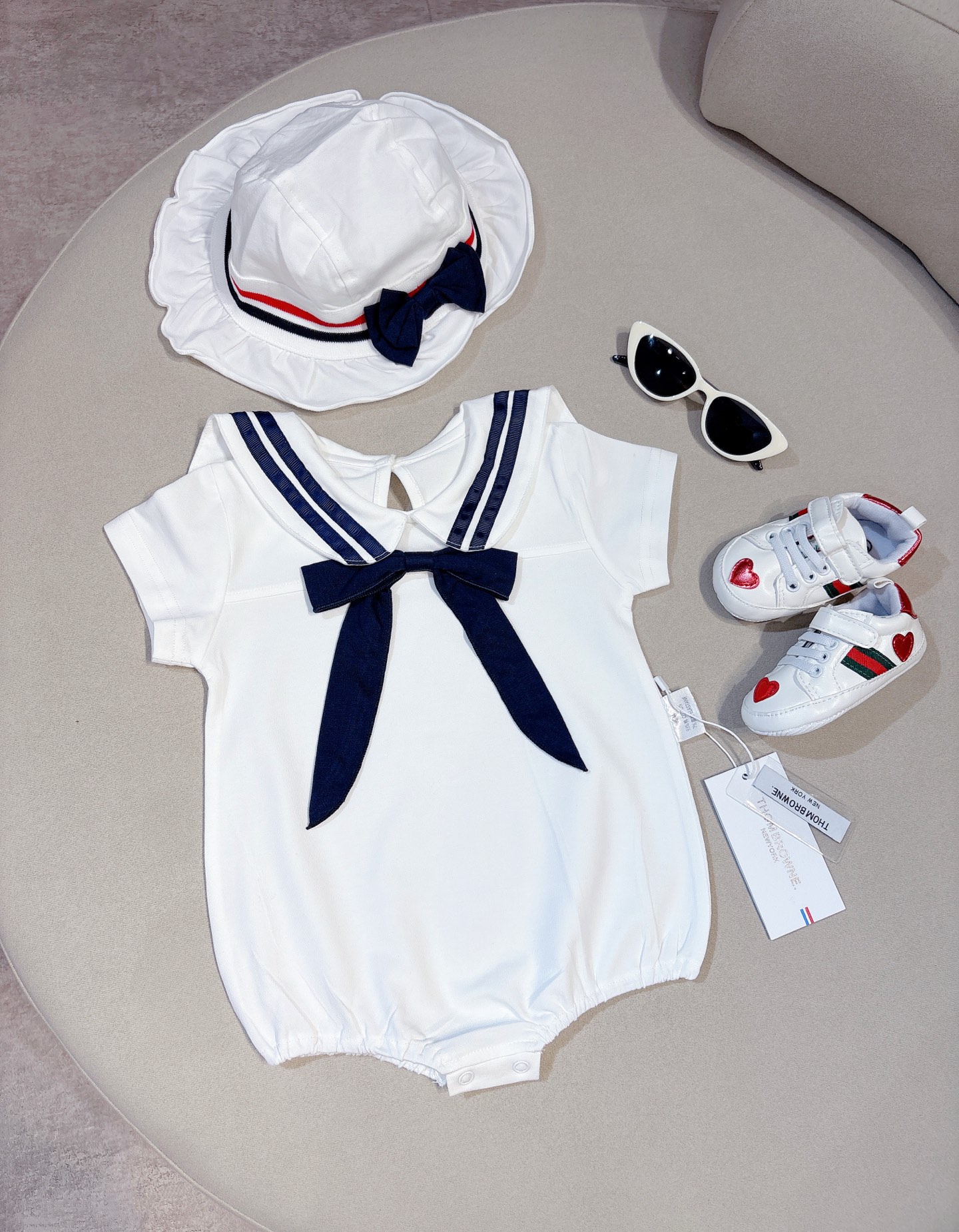 Ropa + sombrero: oferta especial 88@ ¡Se acerca el verano! Los bodys de TB son tan bonitos, los bebés deben usar blanco…