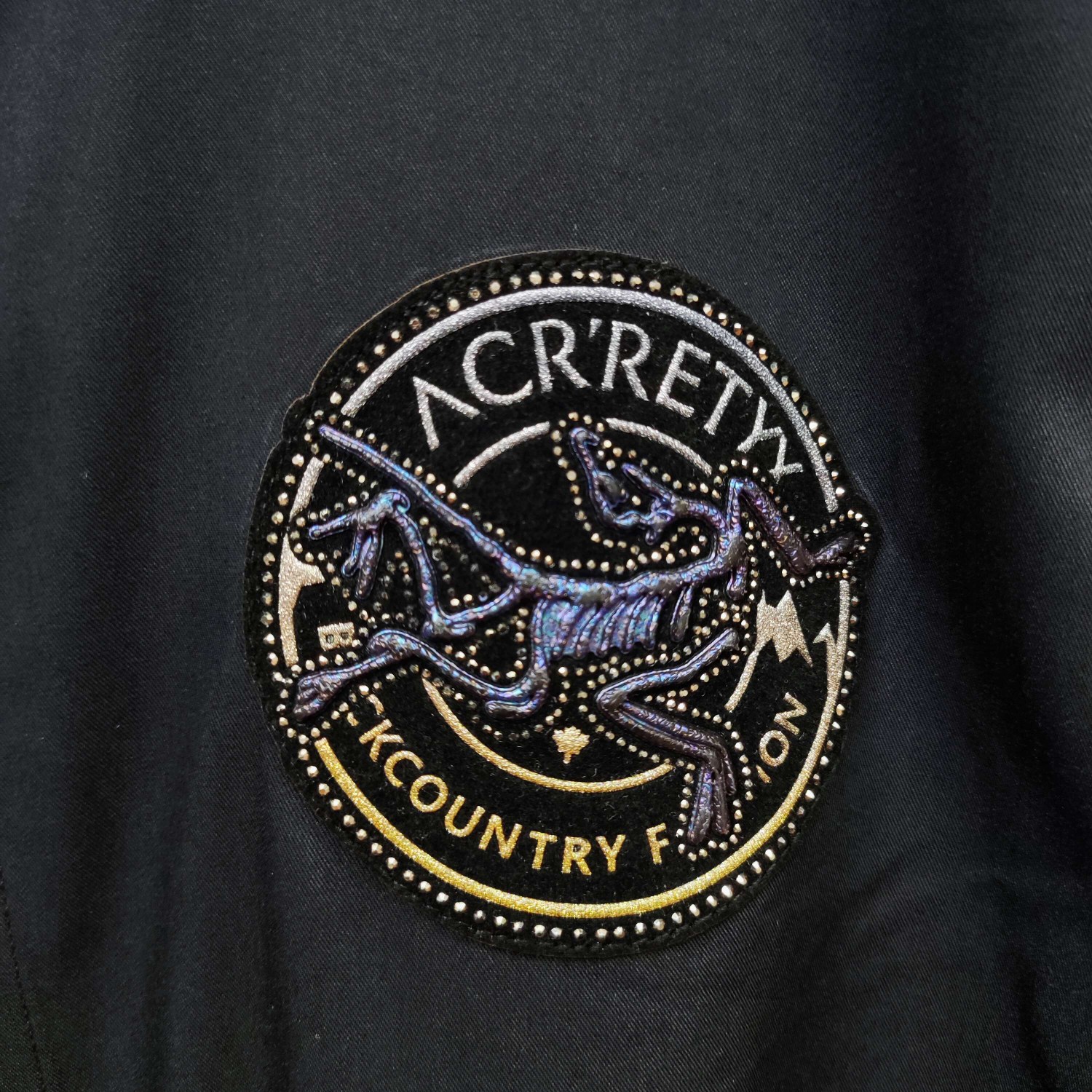 始祖鸟 2025ss新款长袖 衬衫 衬衣，高端版本！专柜定制面料 透气舒适度高，细节无可挑剔，品牌元素设