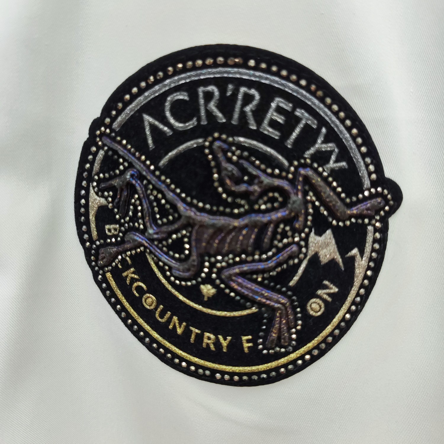 始祖鸟 2025ss新款长袖 衬衫 衬衣，高端版本！专柜定制面料 透气舒适度高，细节无可挑剔，品牌元素设