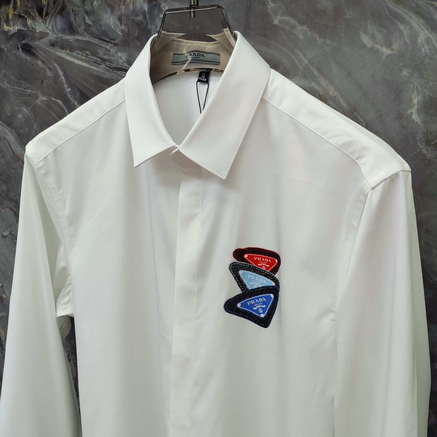 普拉达 PRADA 2025ss新款长袖 衬衫 衬衣，高端版本！专柜定制面料 透气舒适度高，细节无可挑剔