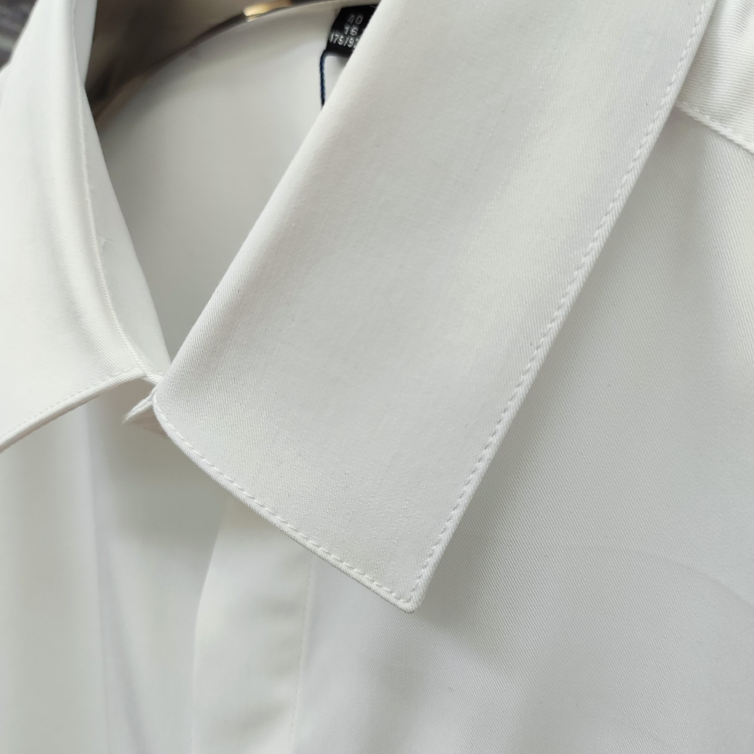 普拉达 PRADA 2025ss新款长袖 衬衫 衬衣，高端版本！专柜定制面料 透气舒适度高，细节无可挑剔