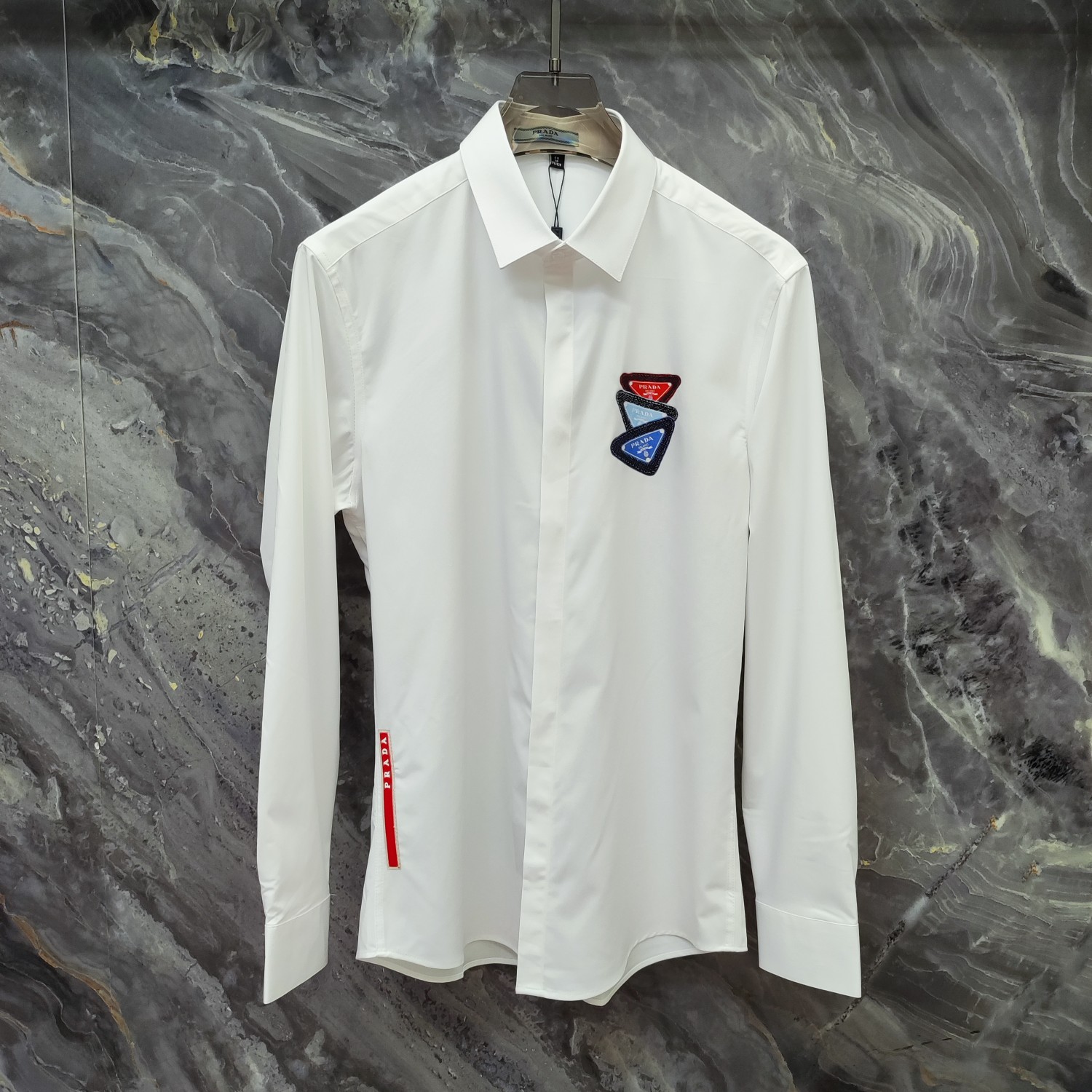 普拉达 PRADA 2025ss新款长袖 衬衫 衬衣，高端版本！专柜定制面料 透气舒适度高，细节无可挑剔