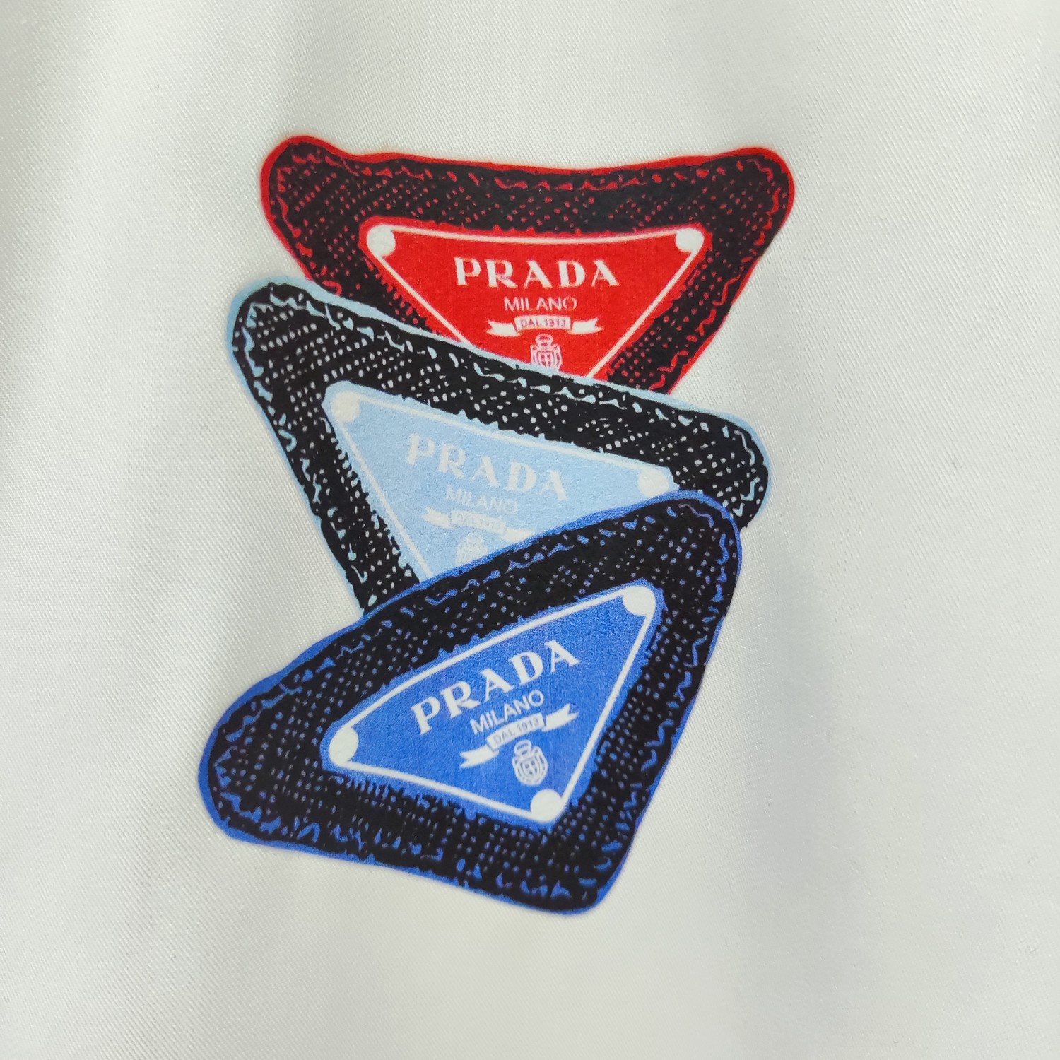普拉达 PRADA 2025ss新款长袖 衬衫 衬衣，高端版本！专柜定制面料 透气舒适度高，细节无可挑剔