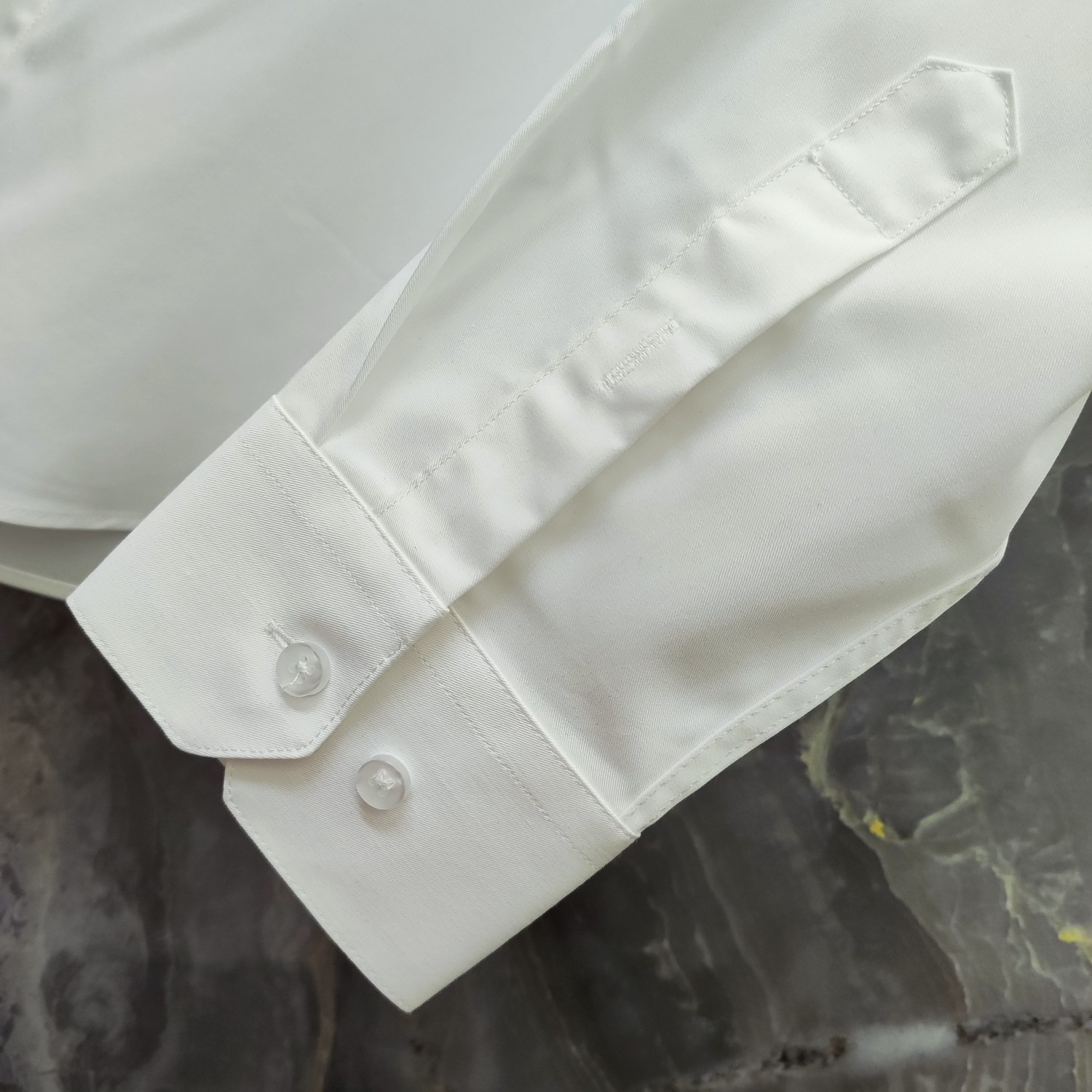 普拉达 PRADA 2025ss新款长袖 衬衫 衬衣，高端版本！专柜定制面料 透气舒适度高，细节无可挑剔