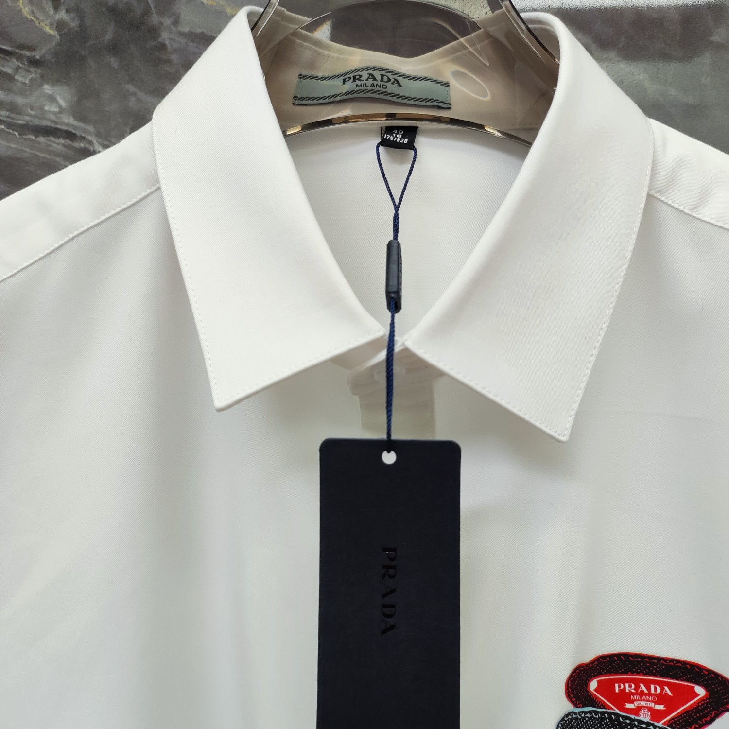 普拉达 PRADA 2025ss新款长袖 衬衫 衬衣，高端版本！专柜定制面料 透气舒适度高，细节无可挑剔