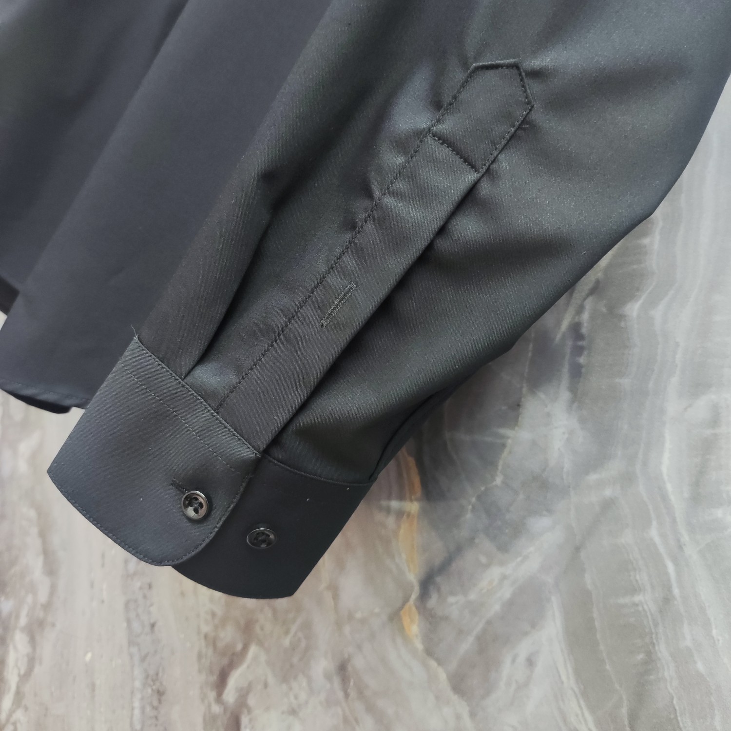   普拉达  PRADA  2025ss新款长袖 衬衫 衬衣，高端版本！专柜定制面料 透气舒适度高，细节
