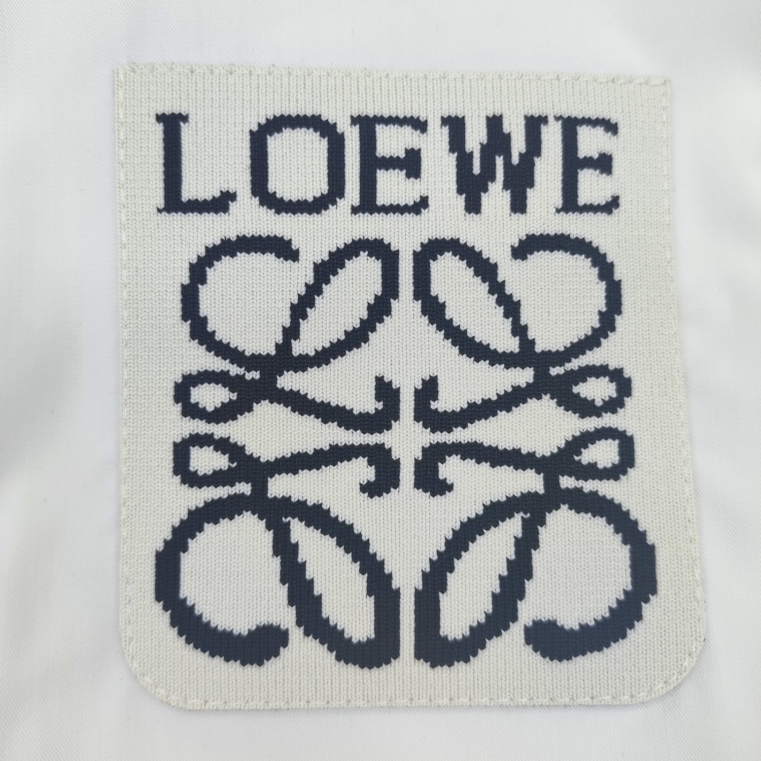   Loewe 罗意威  2025ss新款长袖 衬衫 衬衣，高端版本！专柜定制面料 透气舒适度高，细节无